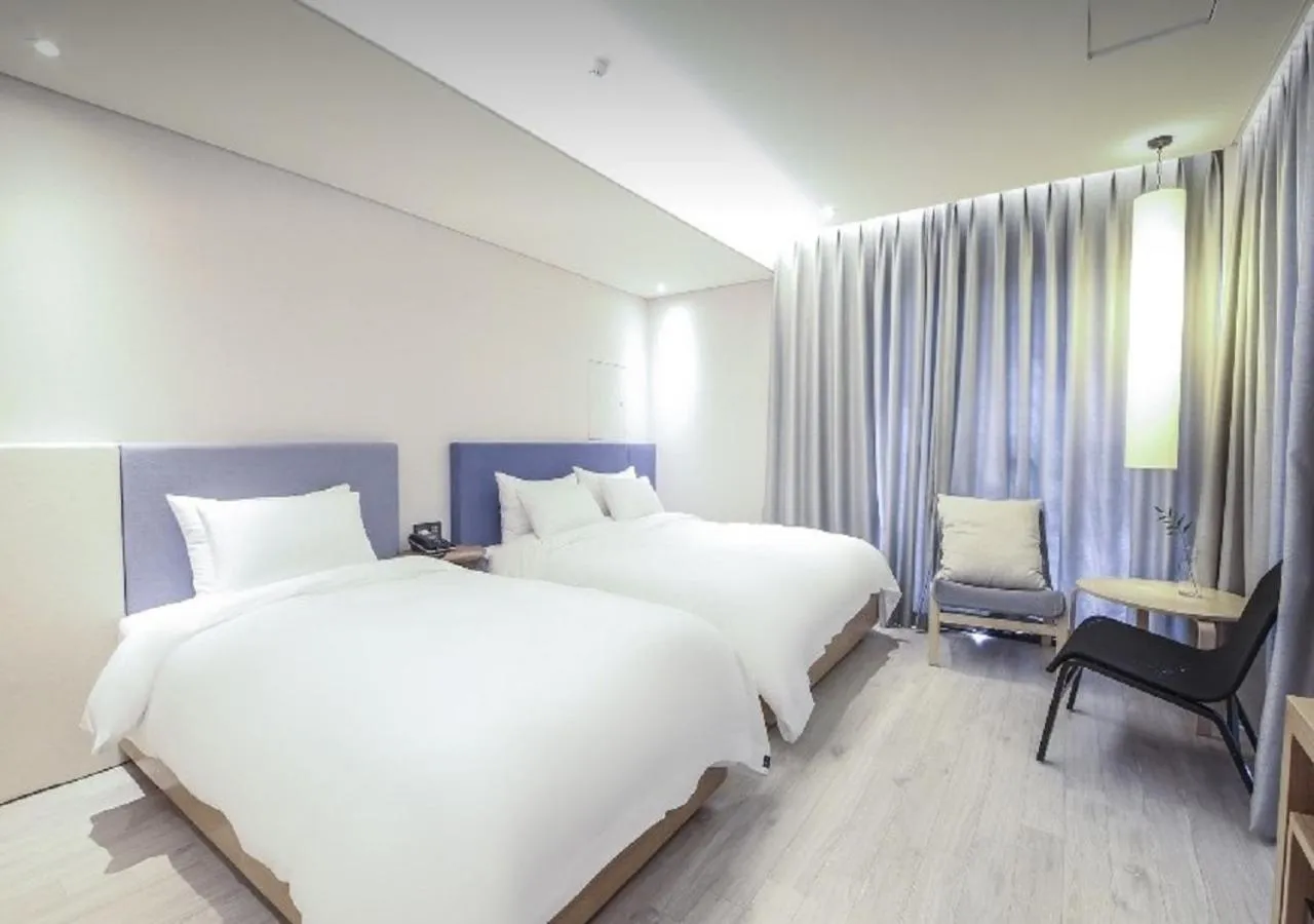 Bed in Londoner Hotel Gwangan