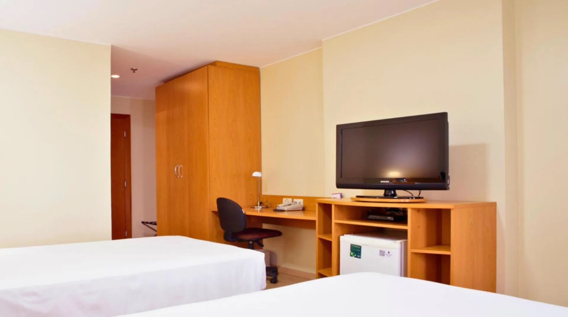 TV and multimedia, Bed in Comfort Hotel Taguatinga