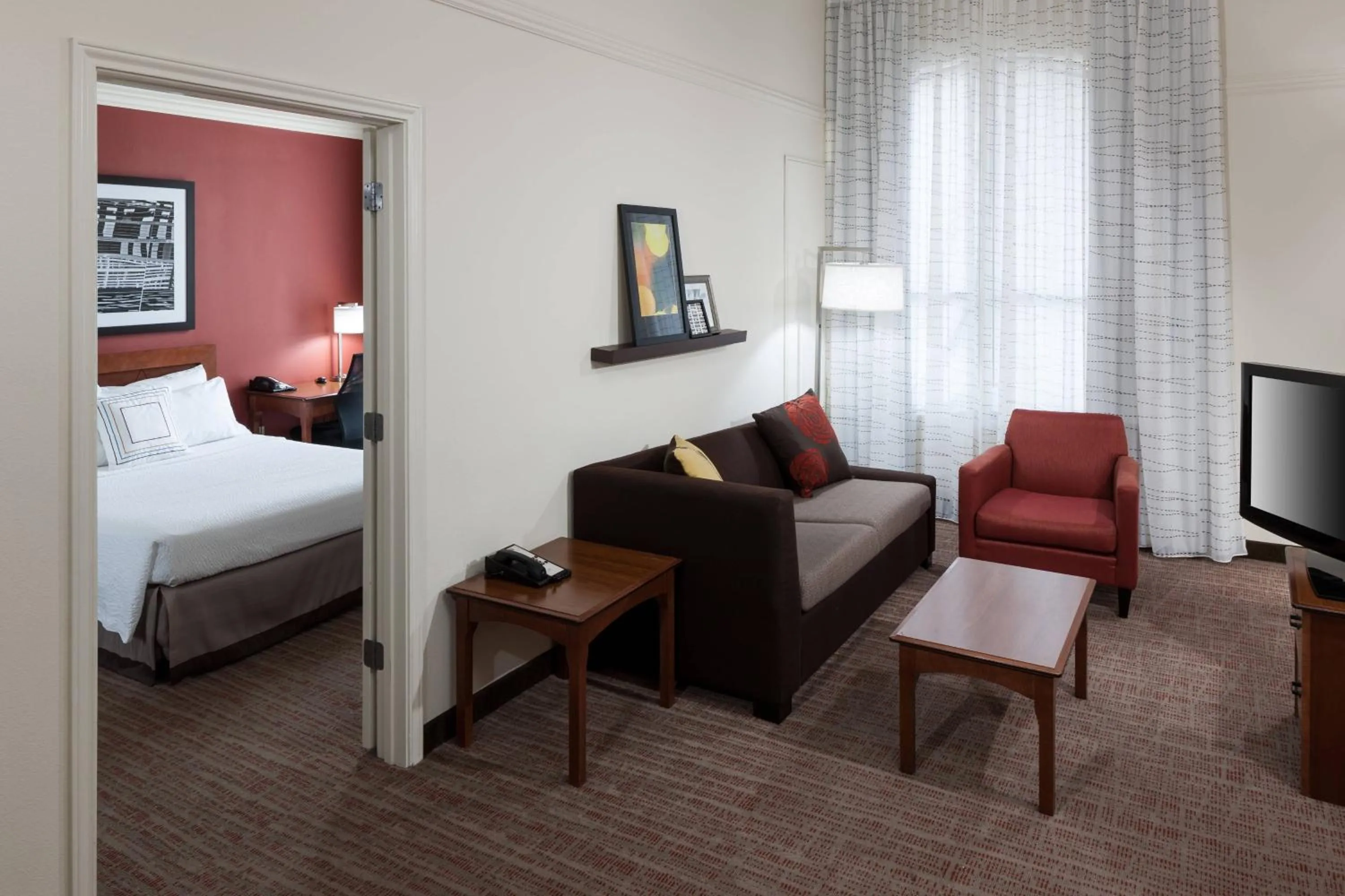 Living room, Bed in Residence Inn Fort Worth Cultural District