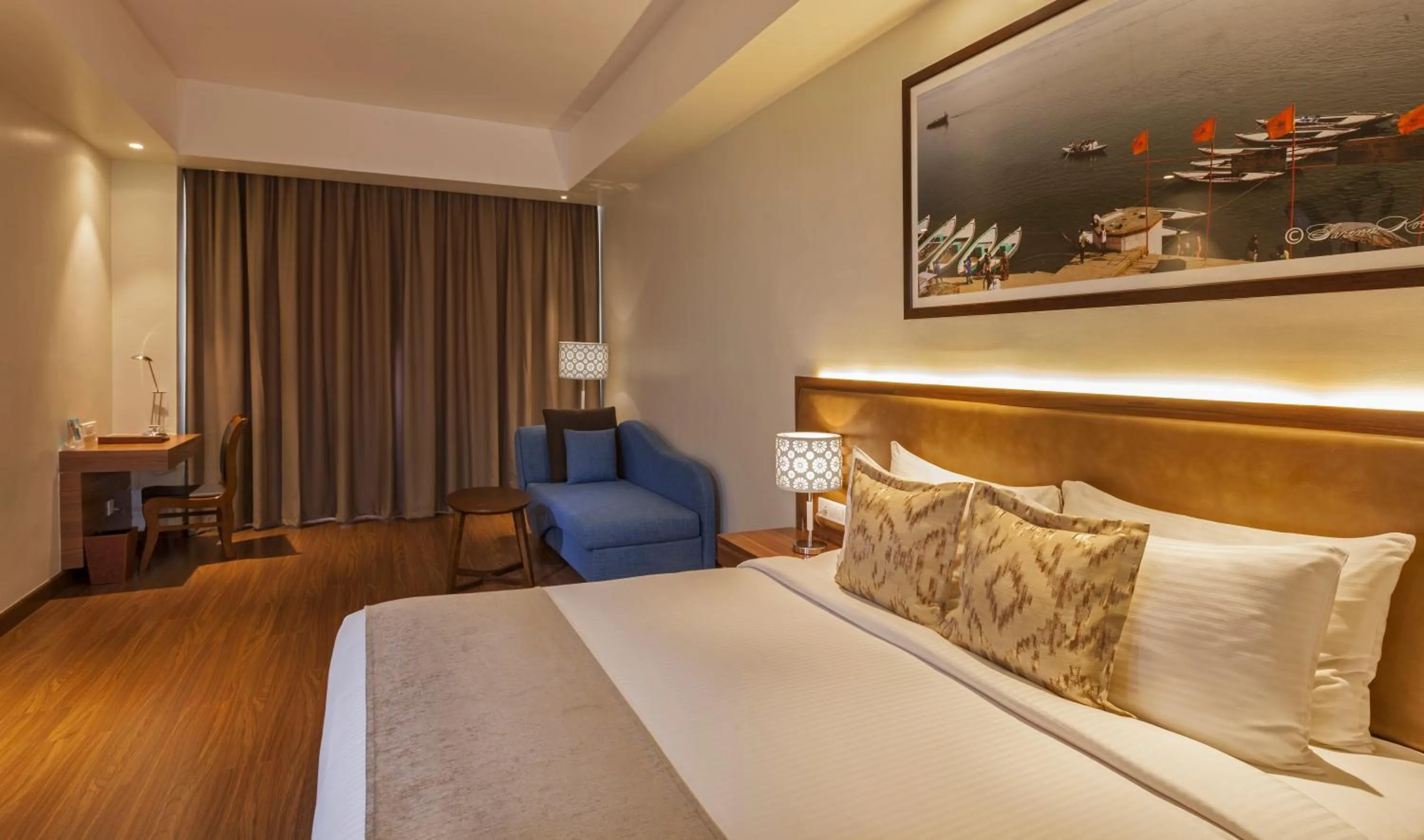 Bedroom, Bed in Lemon Tree Premier, Patna