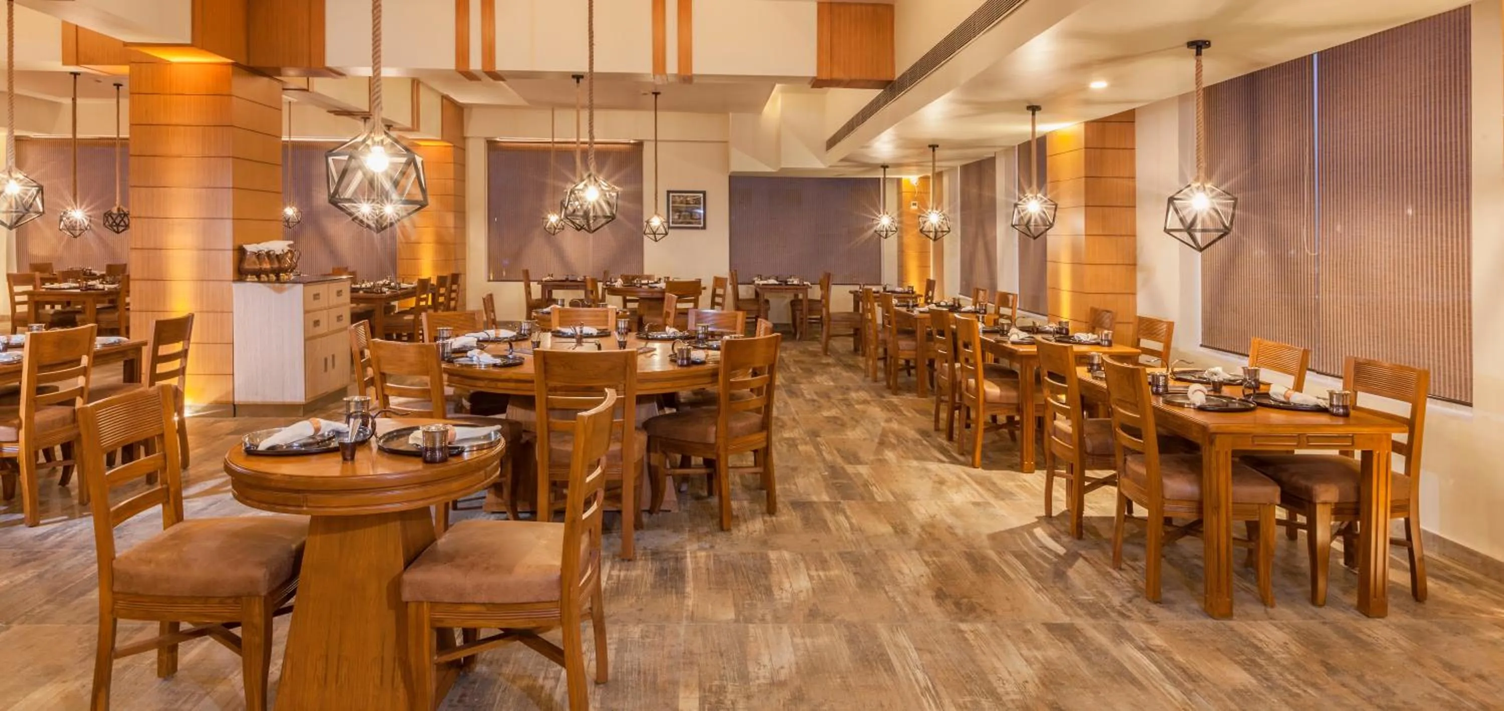 Restaurant/places to eat in Lemon Tree Premier, Patna