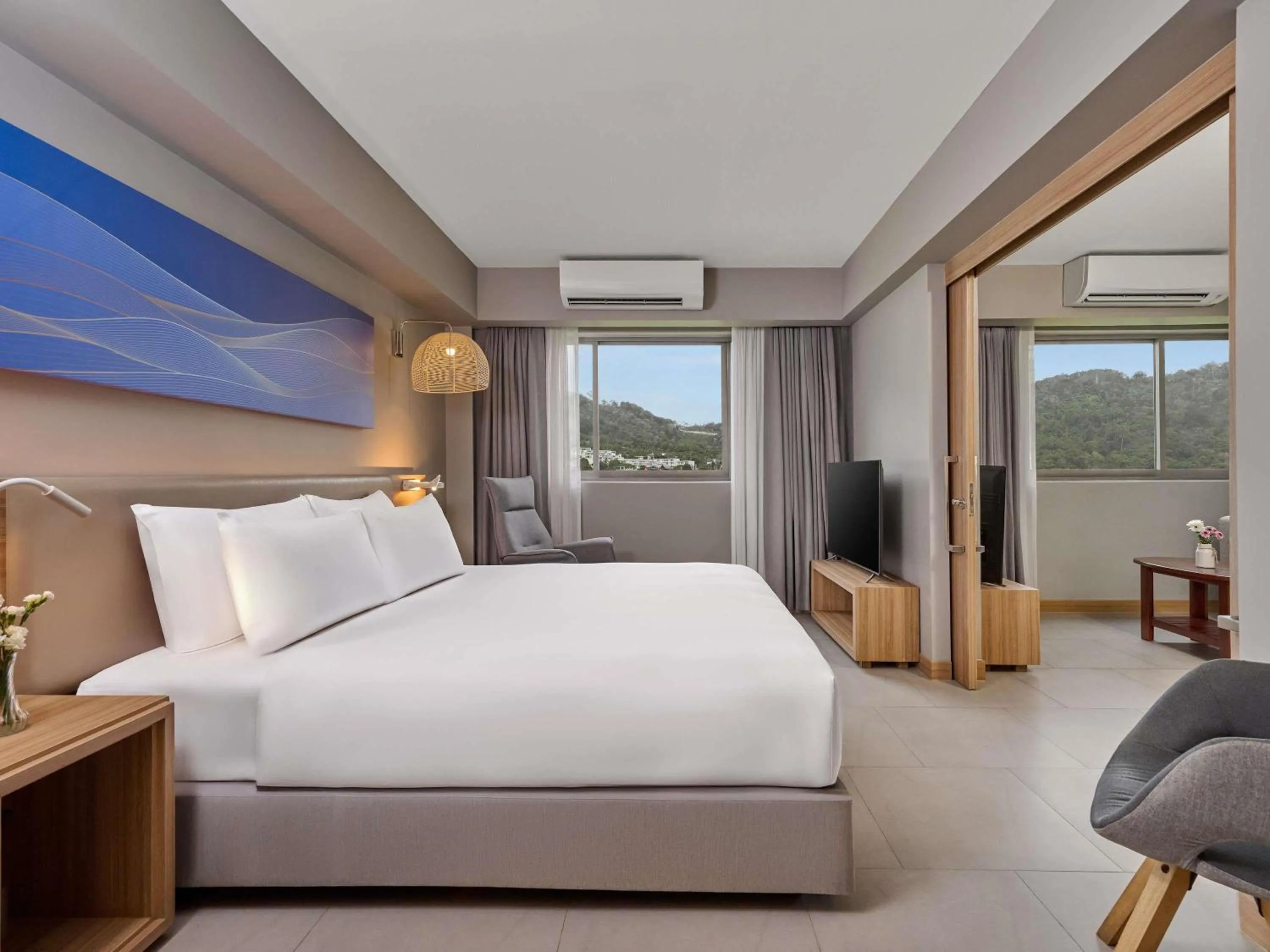 Bedroom, Bed in Mercure Phuket Patong Journeyhub