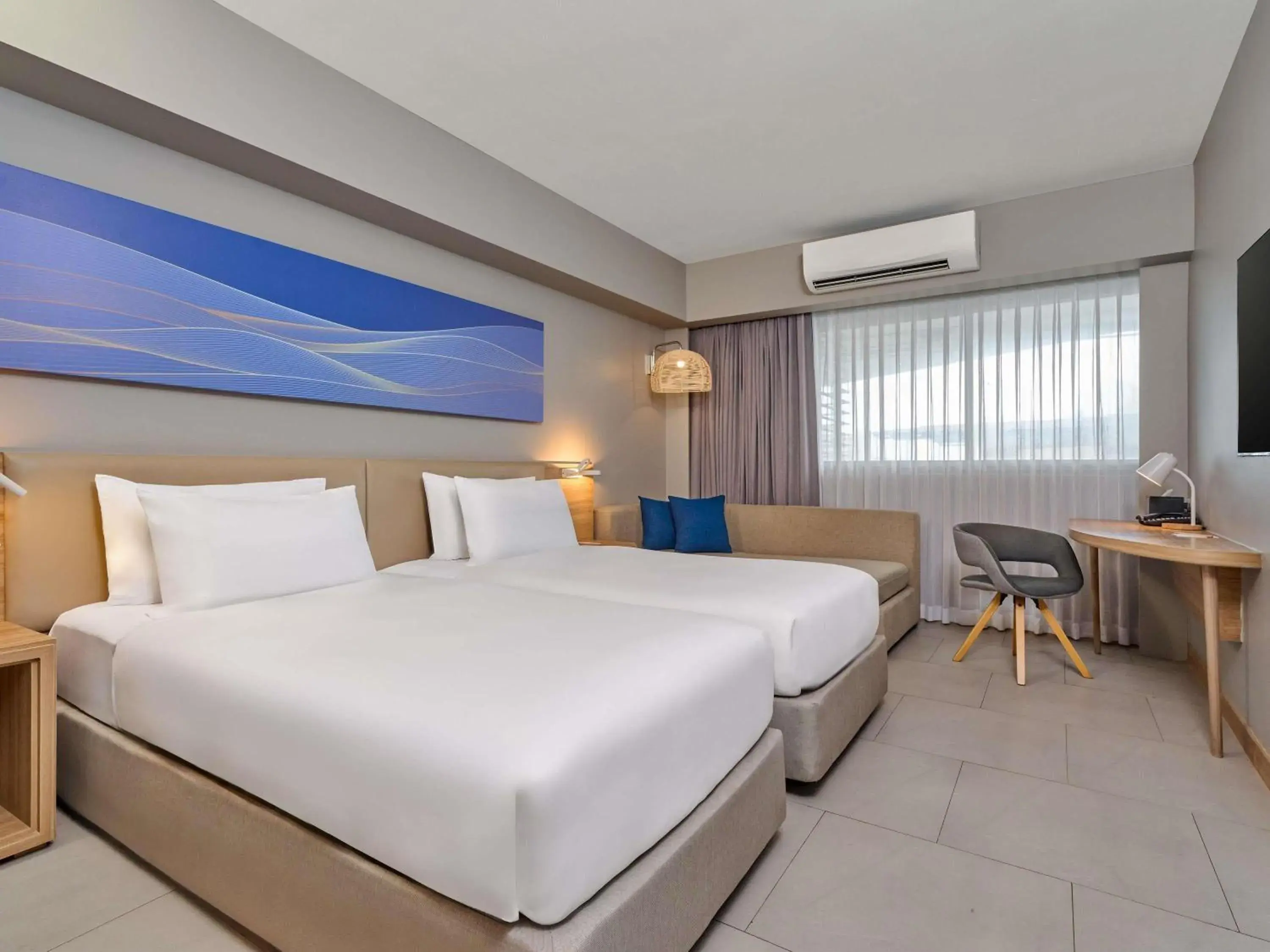 Classic Room With Two Single Beds in Mercure Phuket Patong Journeyhub Classic Room With Two Single Beds in Mercure Phuket Patong Journeyhub