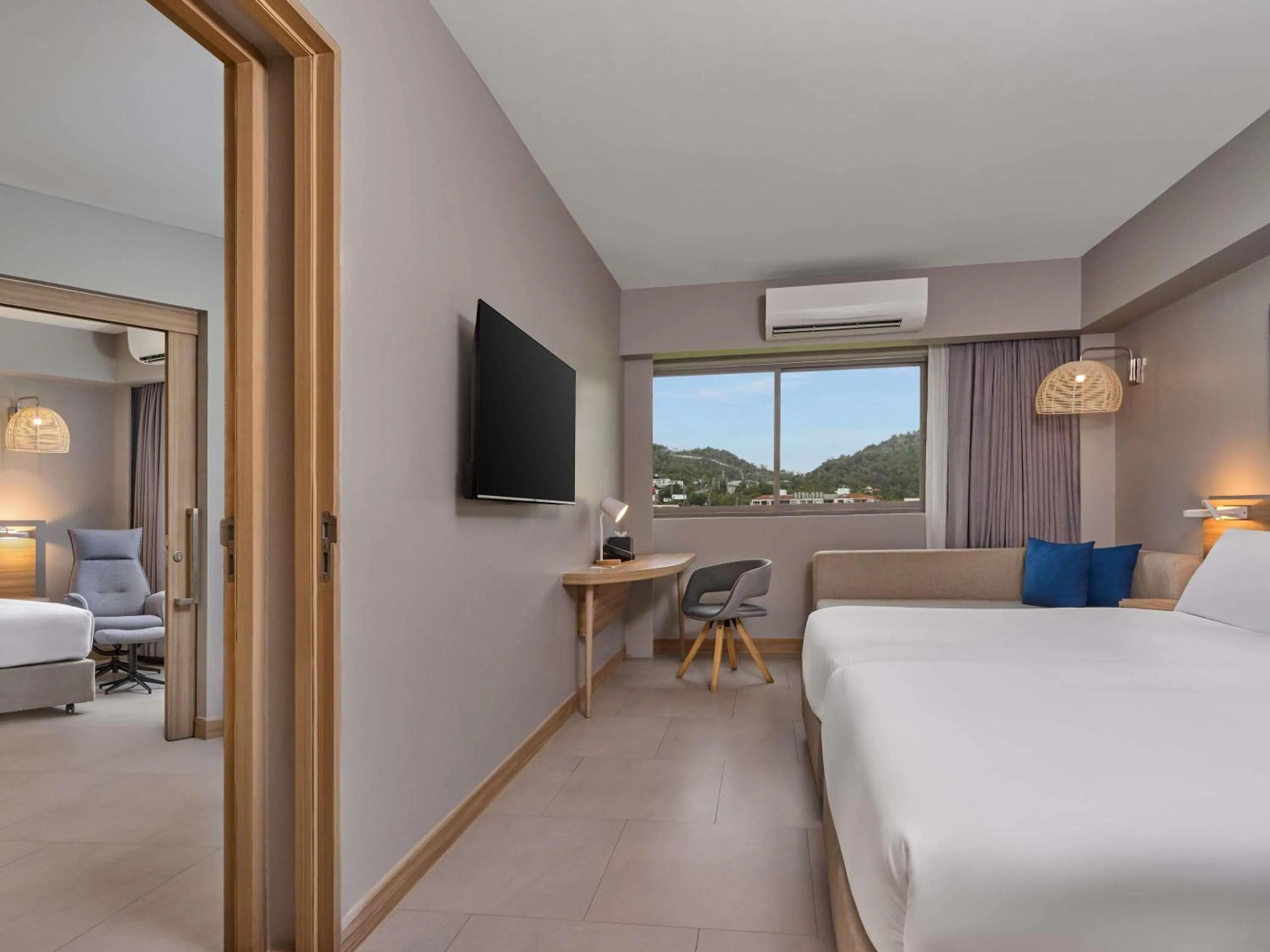 Bedroom, Bed in Mercure Phuket Patong Journeyhub