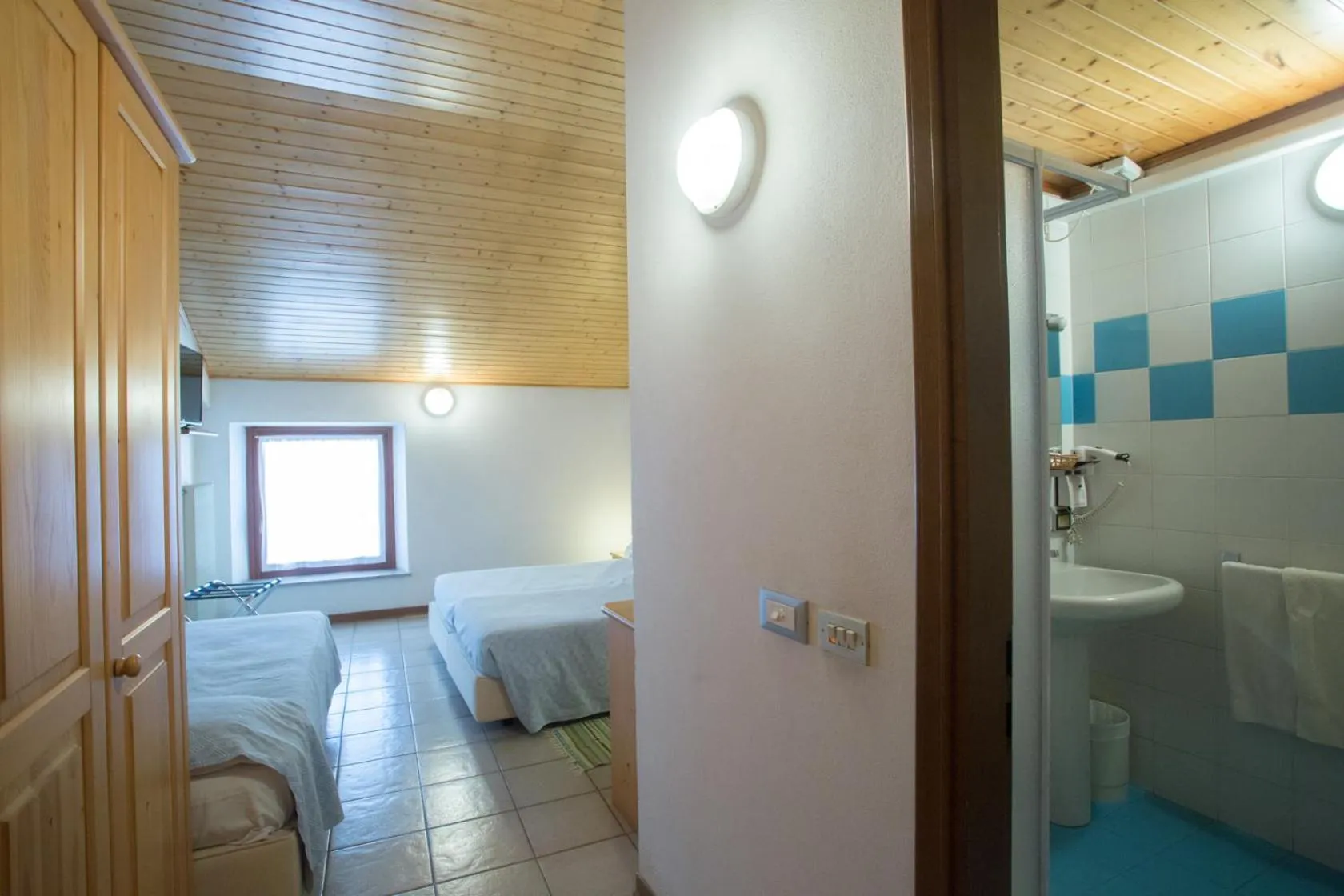 Bathroom, Bed in Al Bottegon