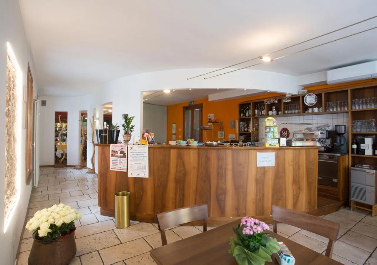 Alcoholic drinks in Al Bottegon