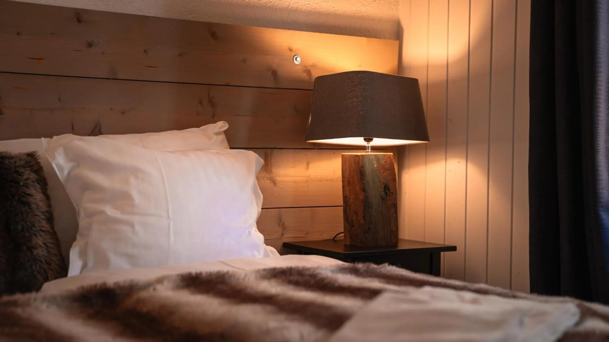 Bed in Champoussin Lodge