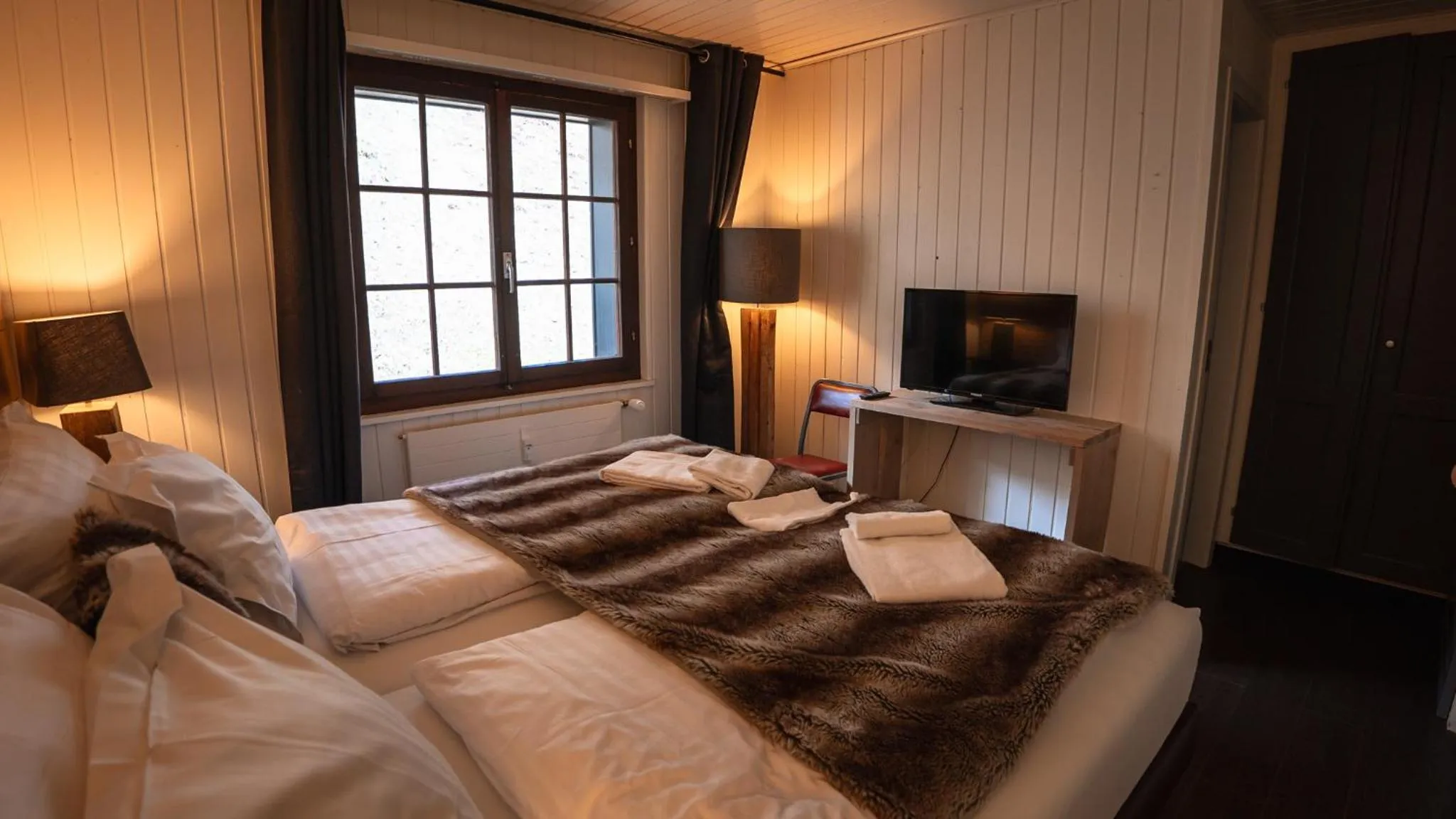 Bed in Champoussin Lodge