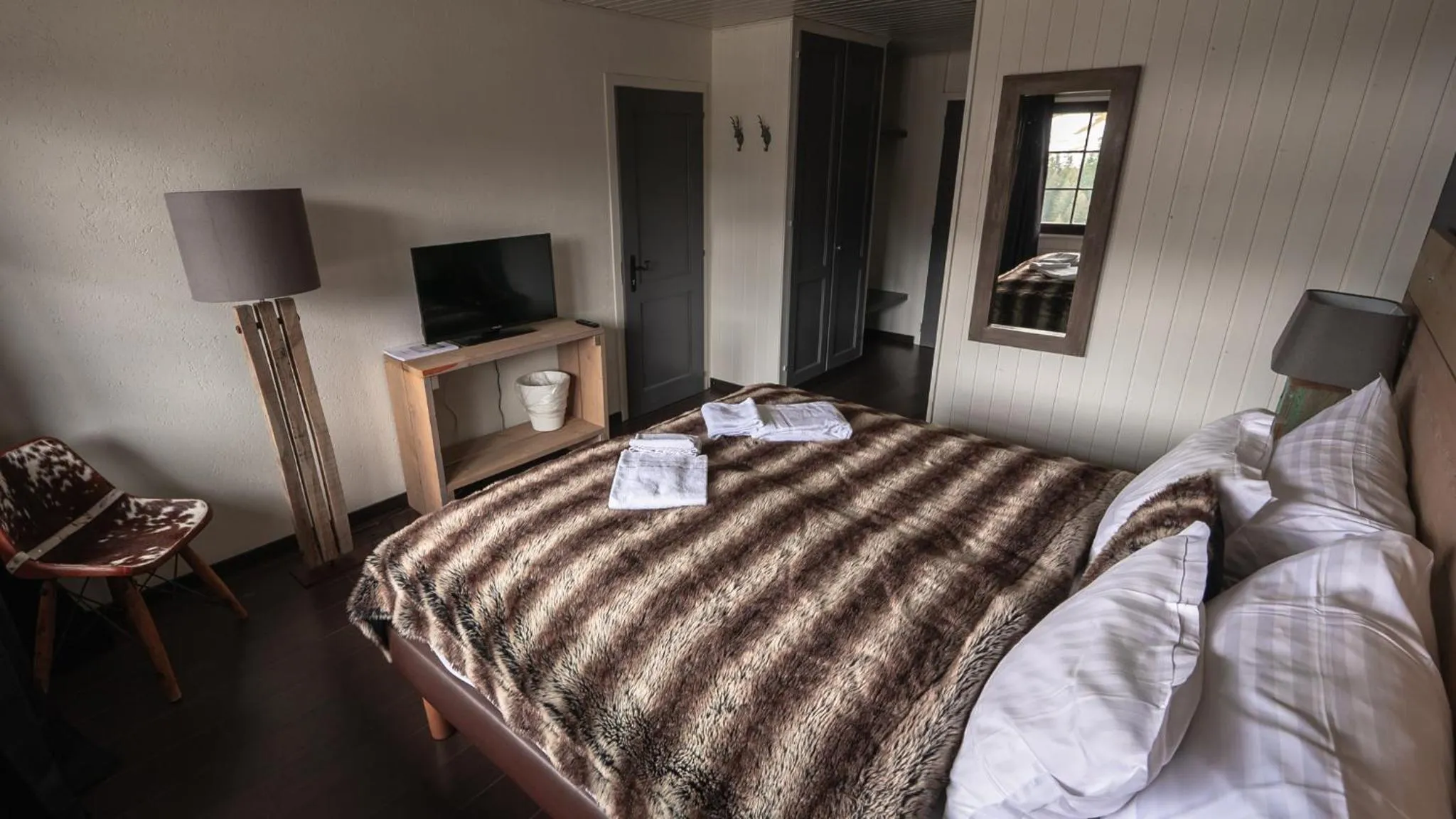 Bed in Champoussin Lodge