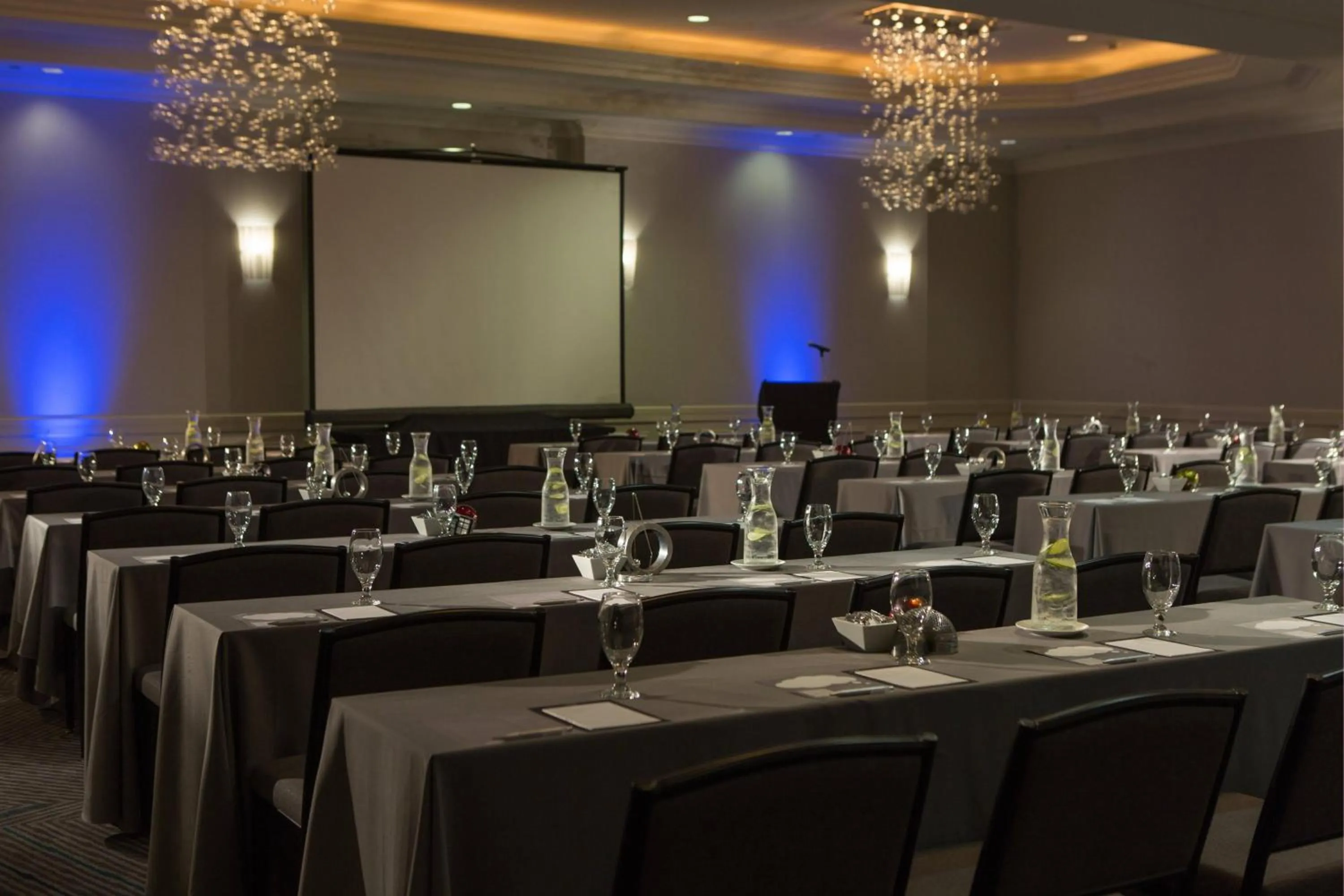 Meeting/conference room in Renaissance Meadowlands Hotel