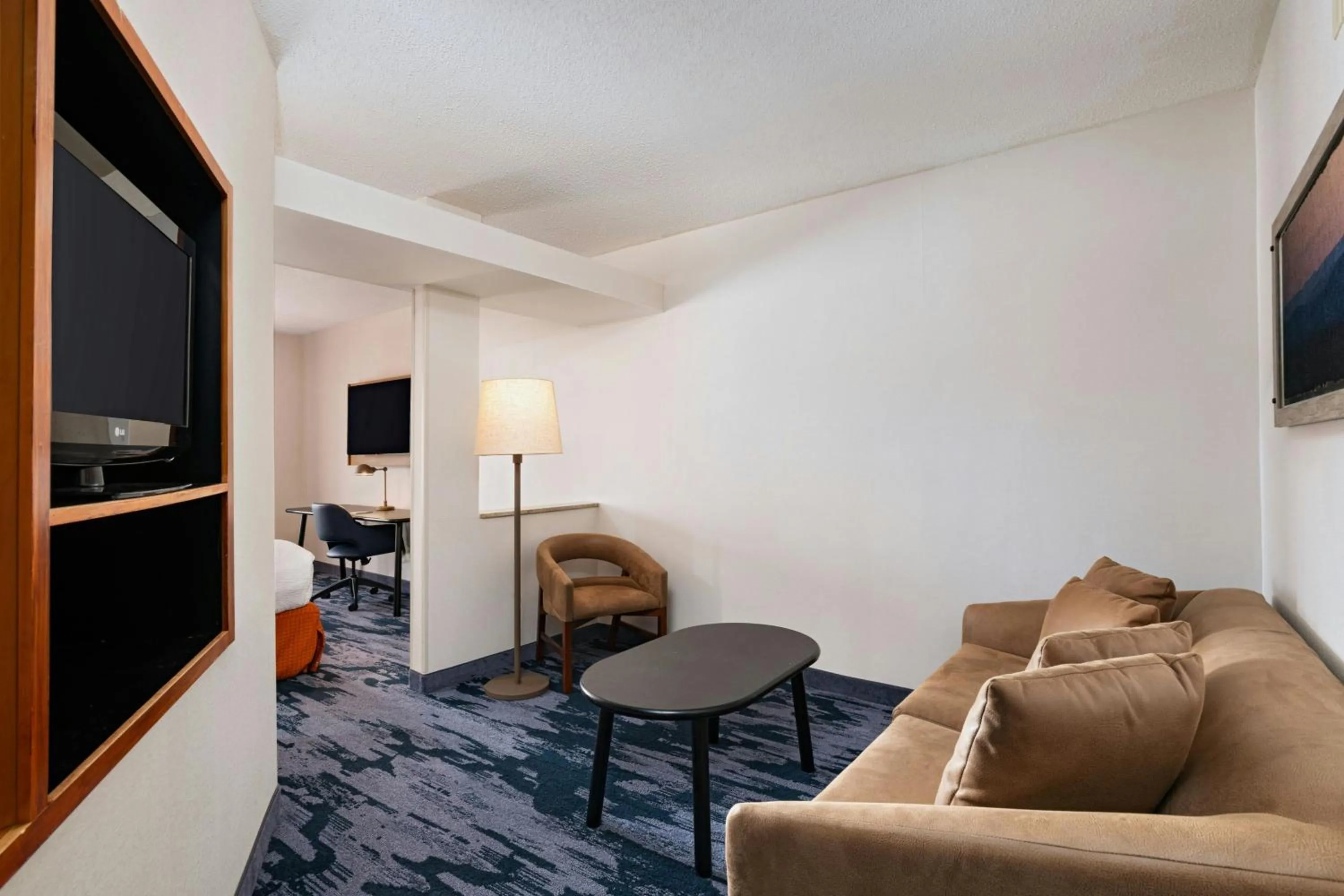 Living room in Fairfield Inn & Suites by Marriott Edison - South Plainfield