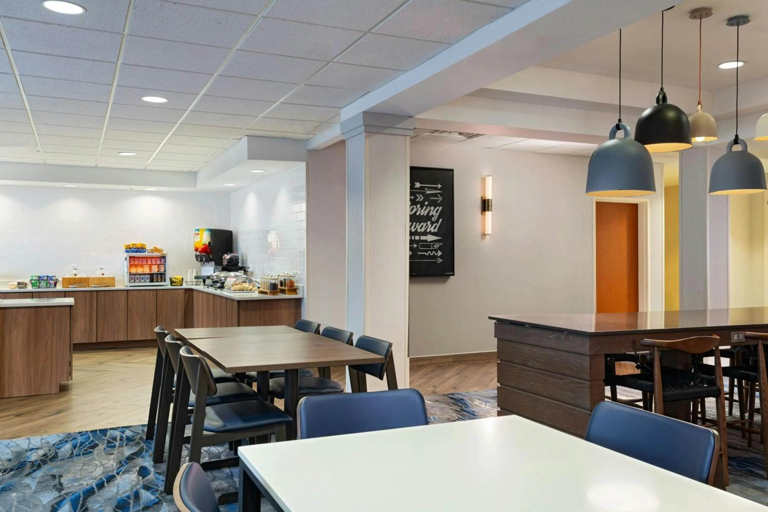 Breakfast in Fairfield Inn & Suites by Marriott Edison - South Plainfield