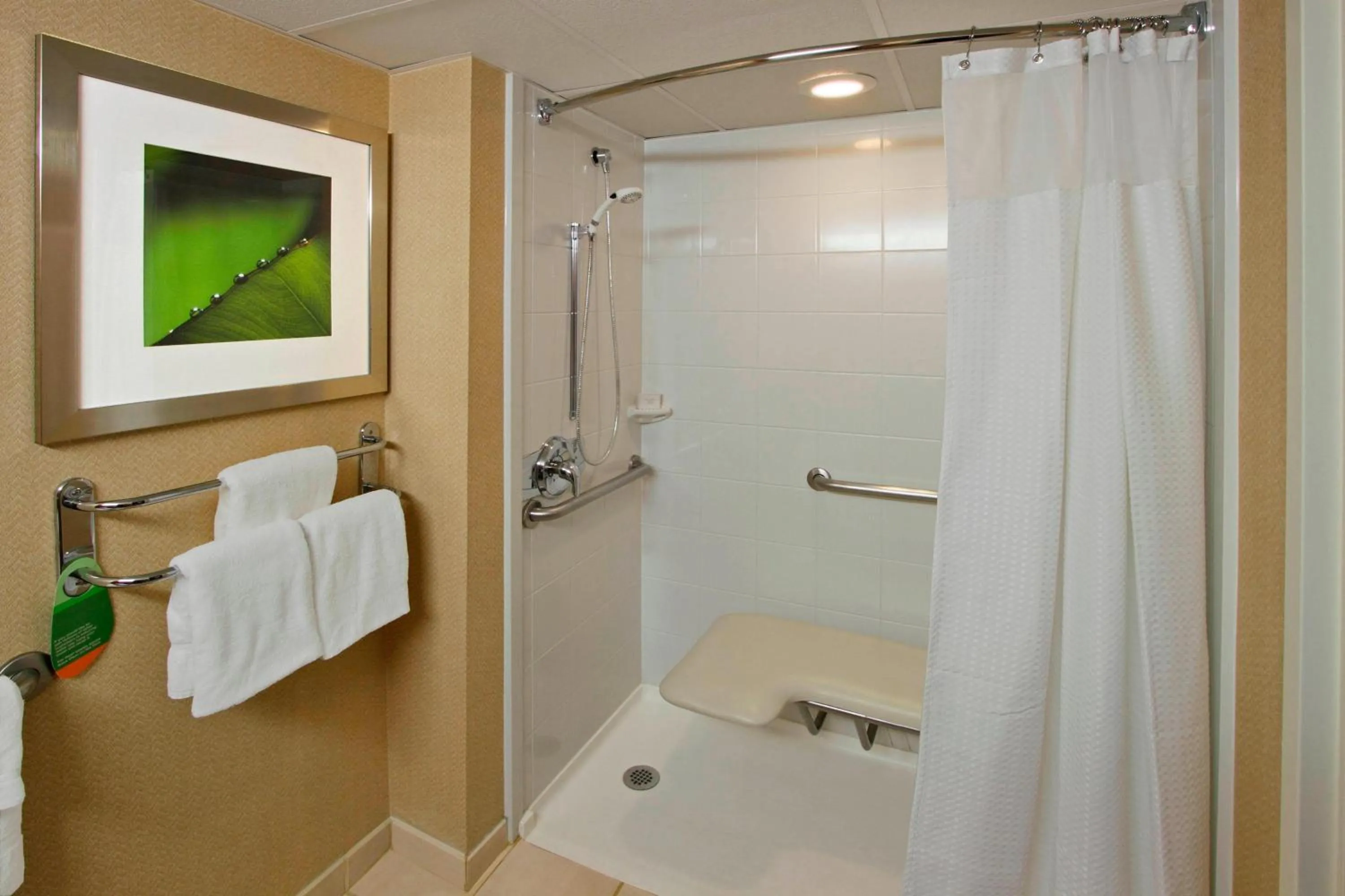 Bathroom in Courtyard Rockaway-Mount Arlington