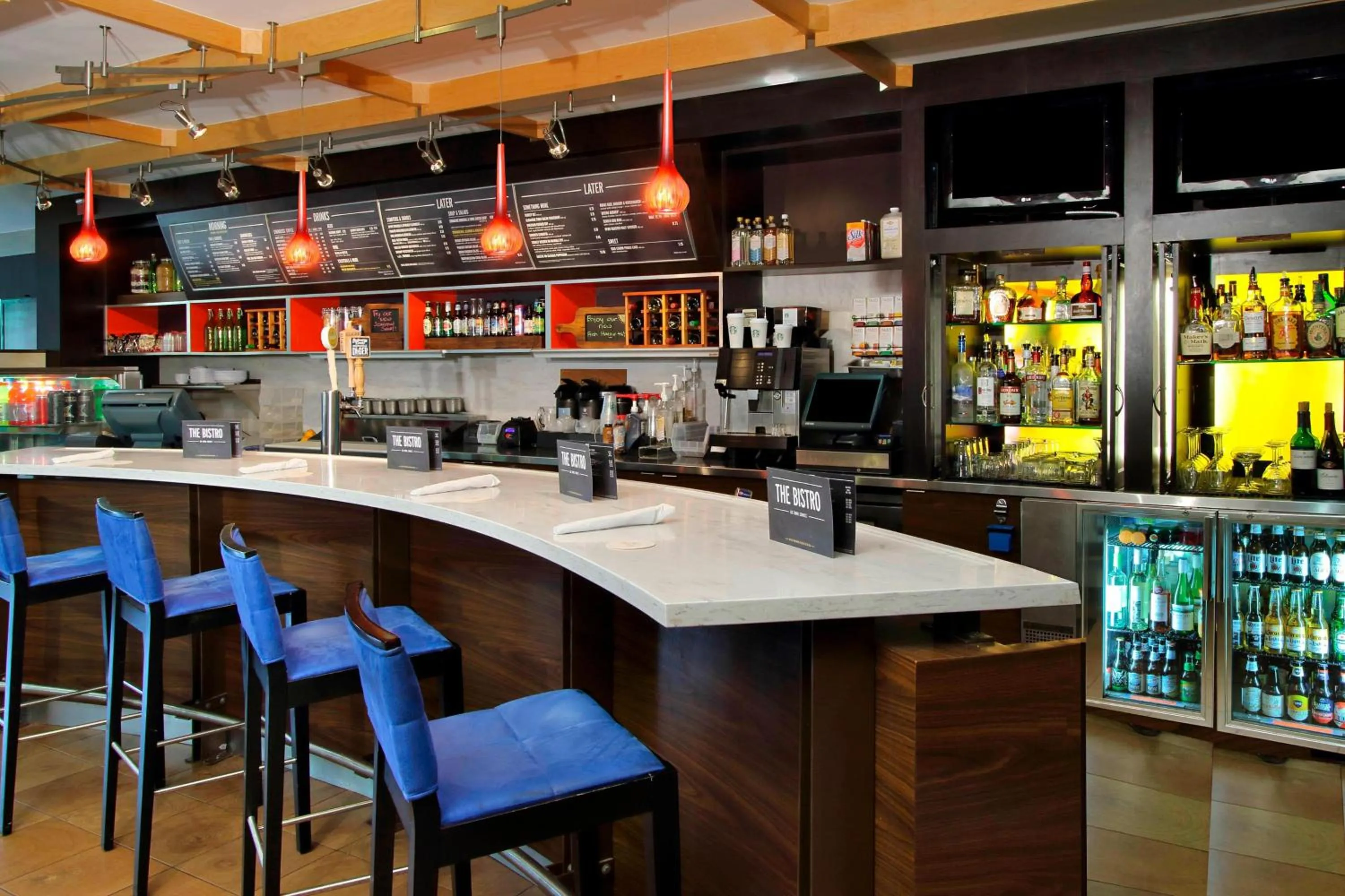 Restaurant/places to eat in Courtyard Rockaway-Mount Arlington