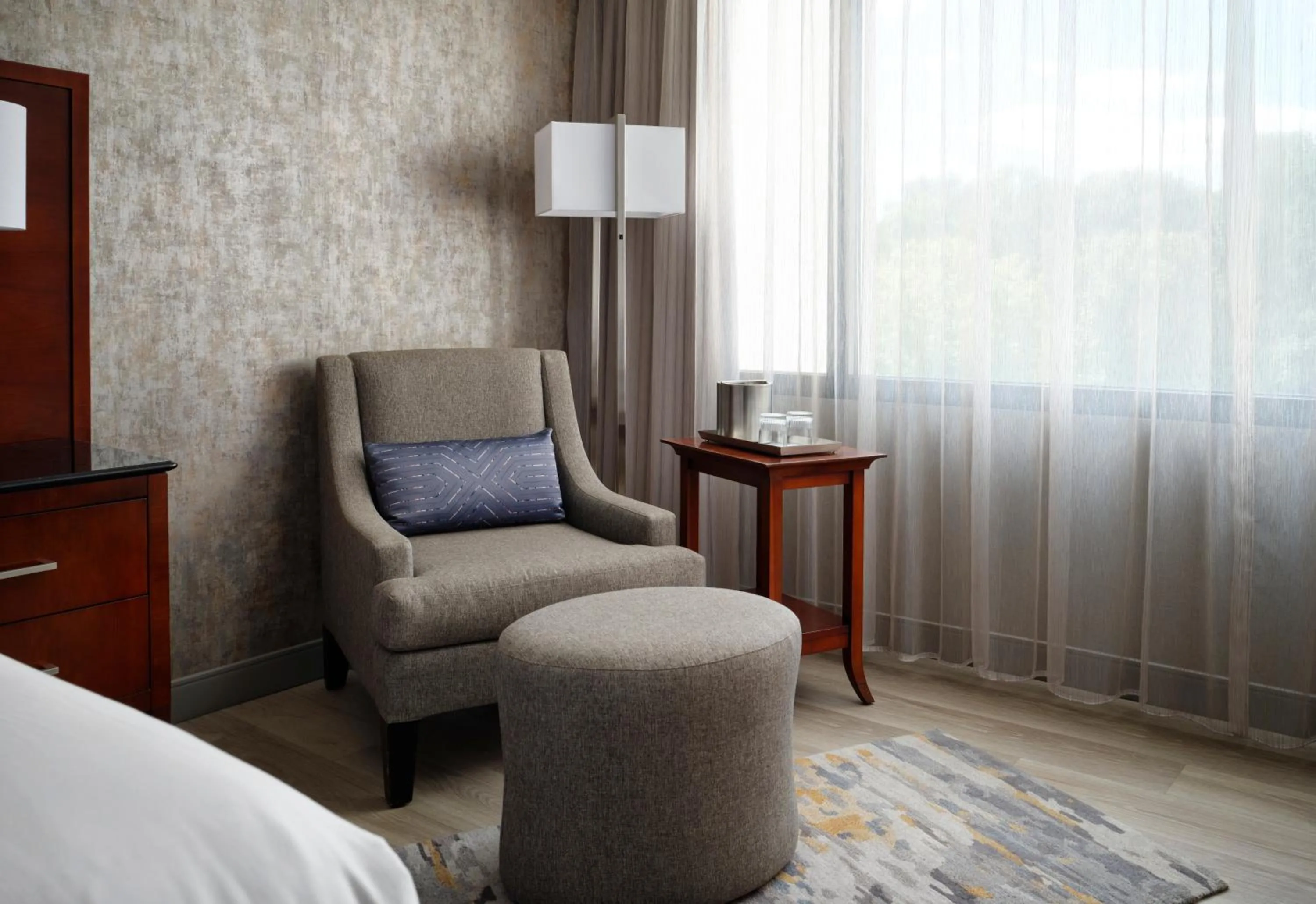 Bedroom, Bed in Hanover Marriott