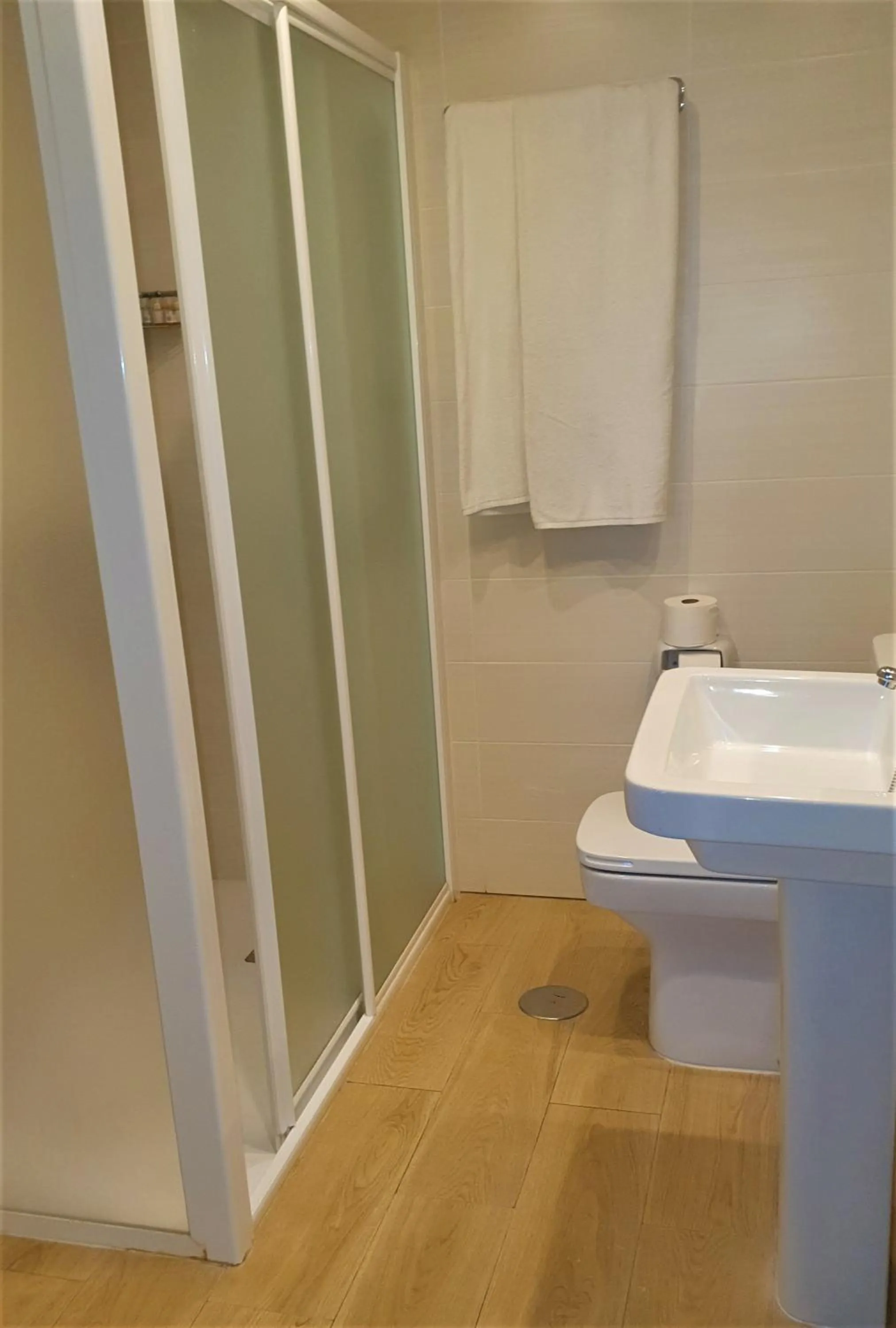 Shower in Apartamentos Stella Maris - Marcari SL