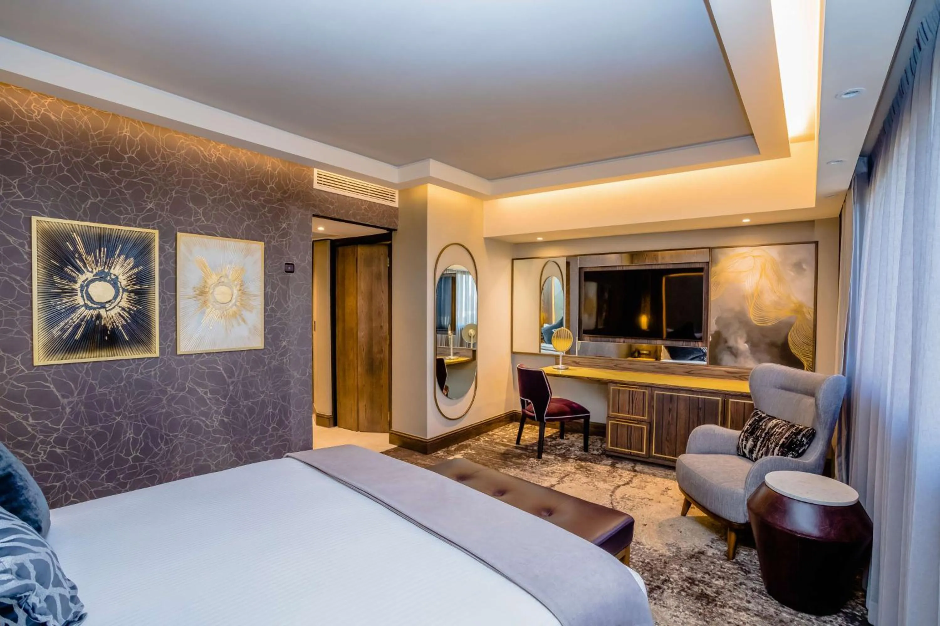 Photo of the whole room, Bed in Sandton Sun and Towers