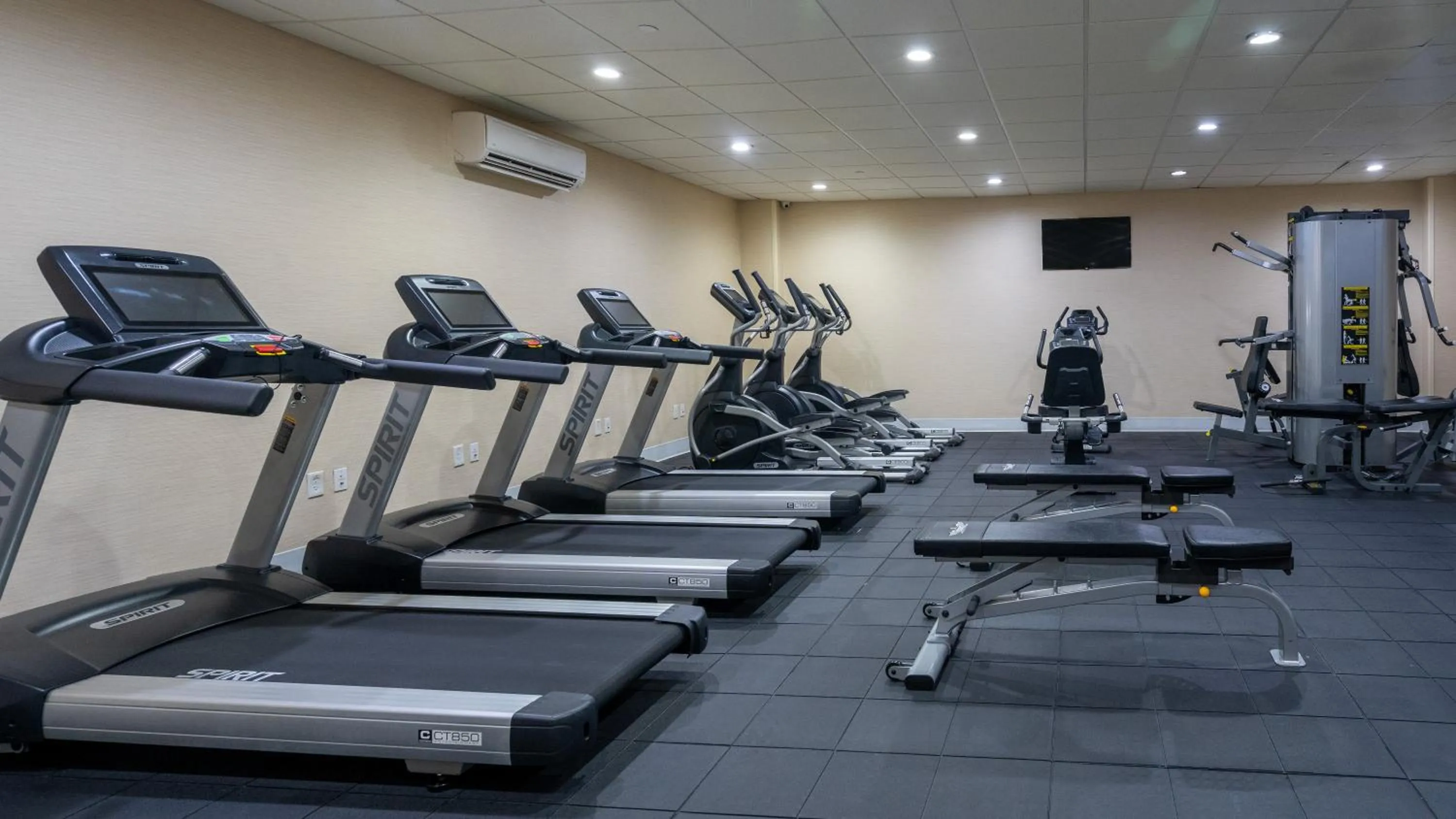 Fitness centre/facilities in Fairfield Inn & Suites Parsippany
