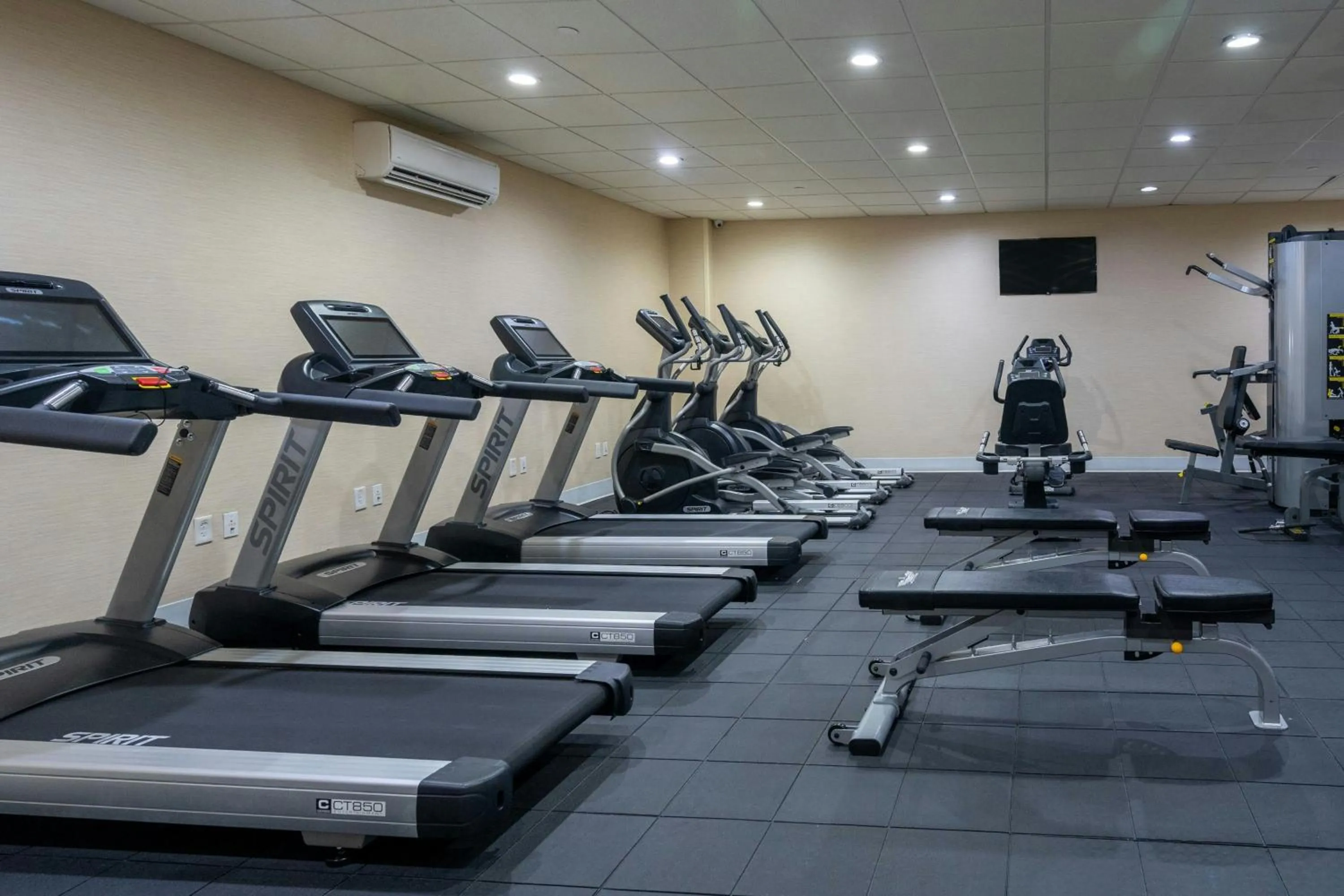 Fitness centre/facilities in Fairfield Inn & Suites Parsippany