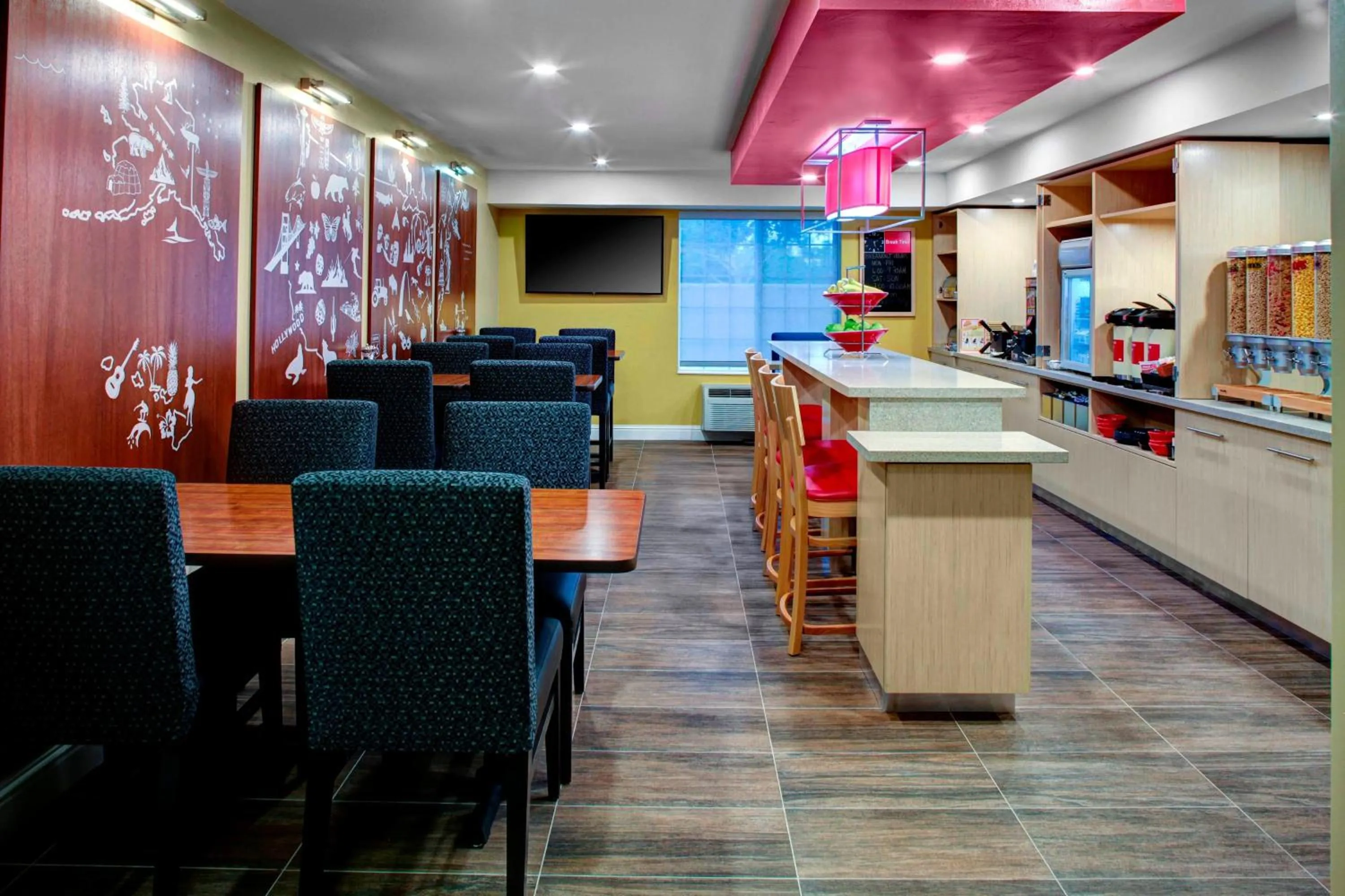 Breakfast in TownePlace Suites Fresno