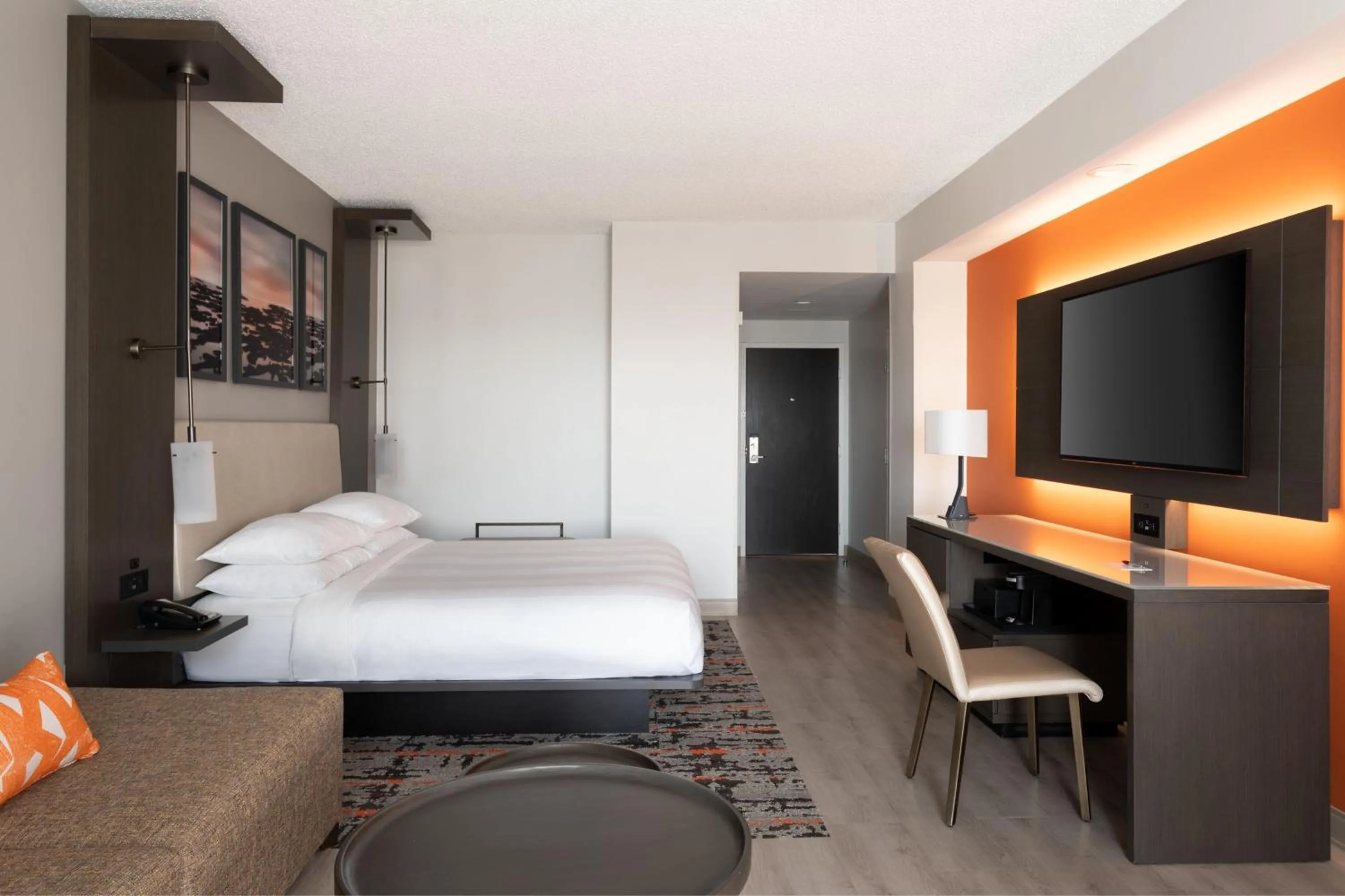 Photo of the whole room, Bed in Fort Lauderdale Marriott Coral Springs Hotel & Convention Center