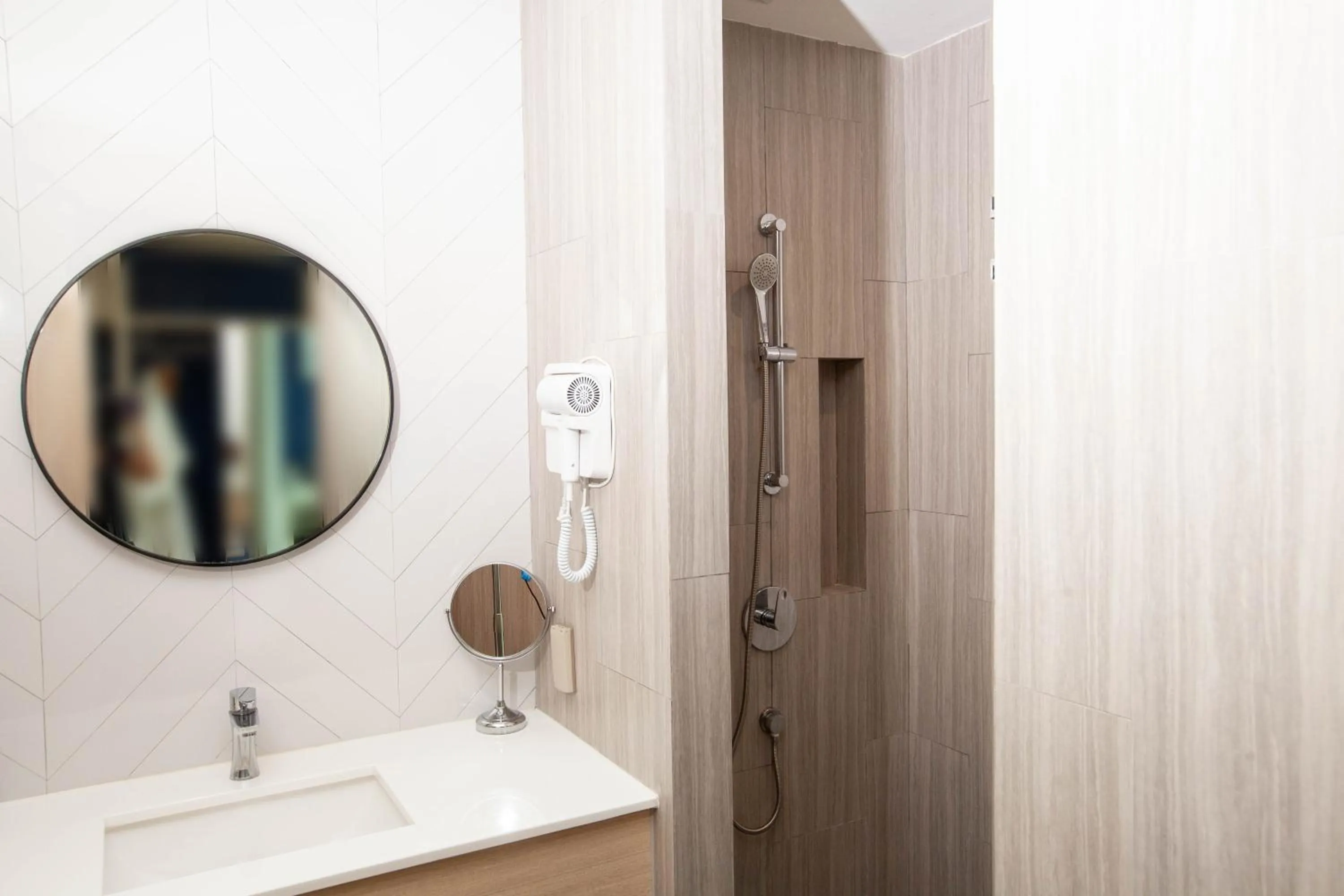 Bathroom in Brighton Grand Hotel Pattaya - SHA Extra Plus