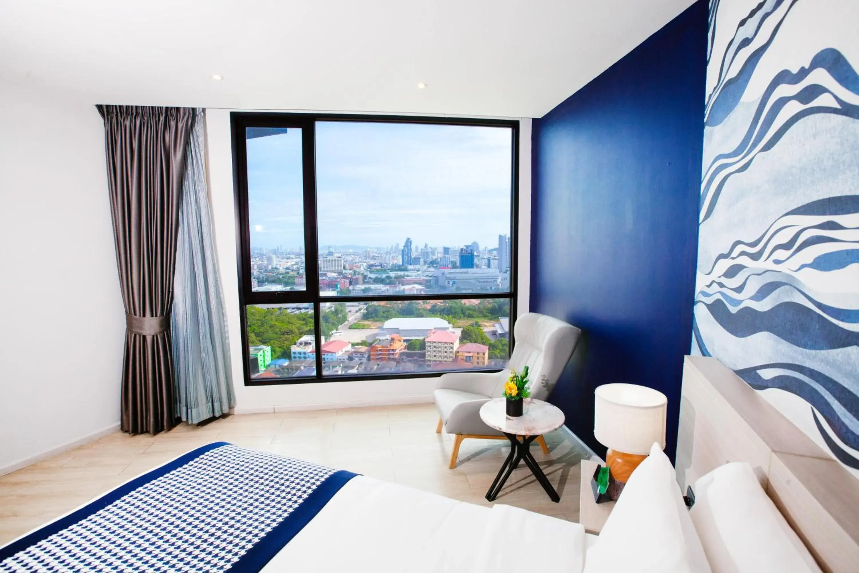 Deluxe Double or Twin Room with City View in Brighton Grand Hotel Pattaya - SHA Extra Plus Deluxe Double or Twin Room with City View in Brighton Grand Hotel Pattaya - SHA Extra Plus