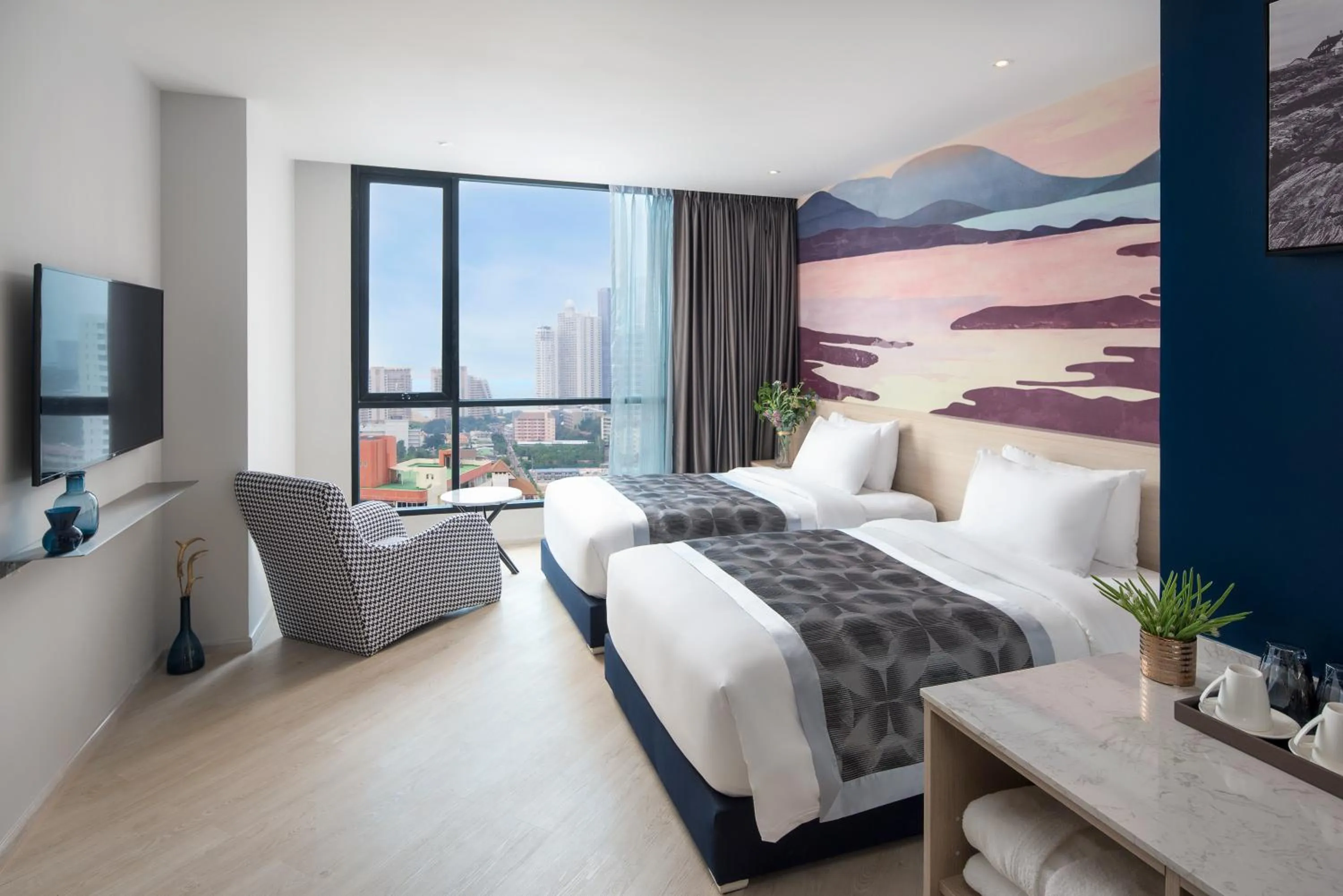 Photo of the whole room, Bed in Brighton Grand Hotel Pattaya - SHA Extra Plus