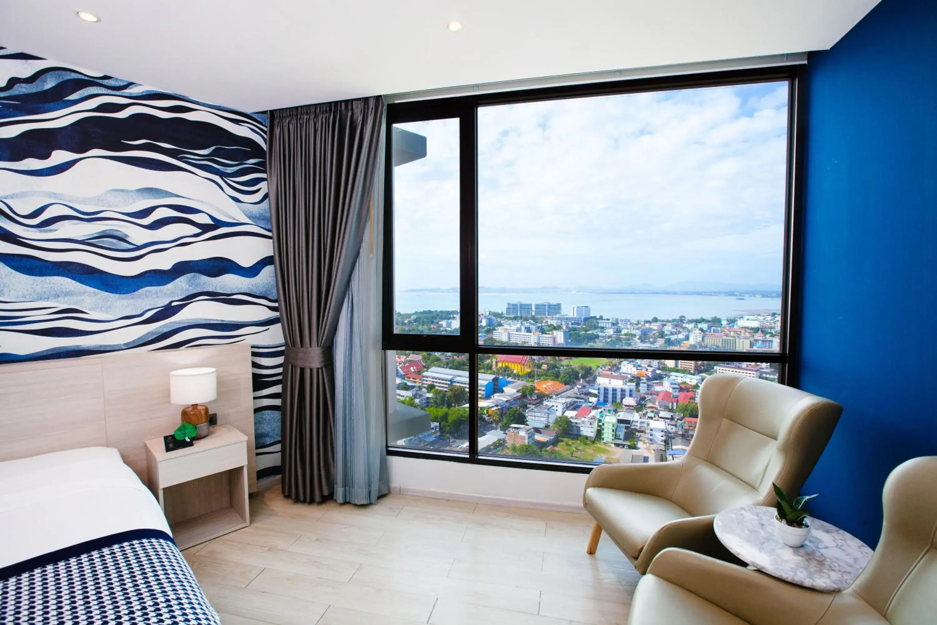 Grand Deluxe Harbor View in Brighton Grand Hotel Pattaya - SHA Extra Plus Grand Deluxe Harbor View in Brighton Grand Hotel Pattaya - SHA Extra Plus