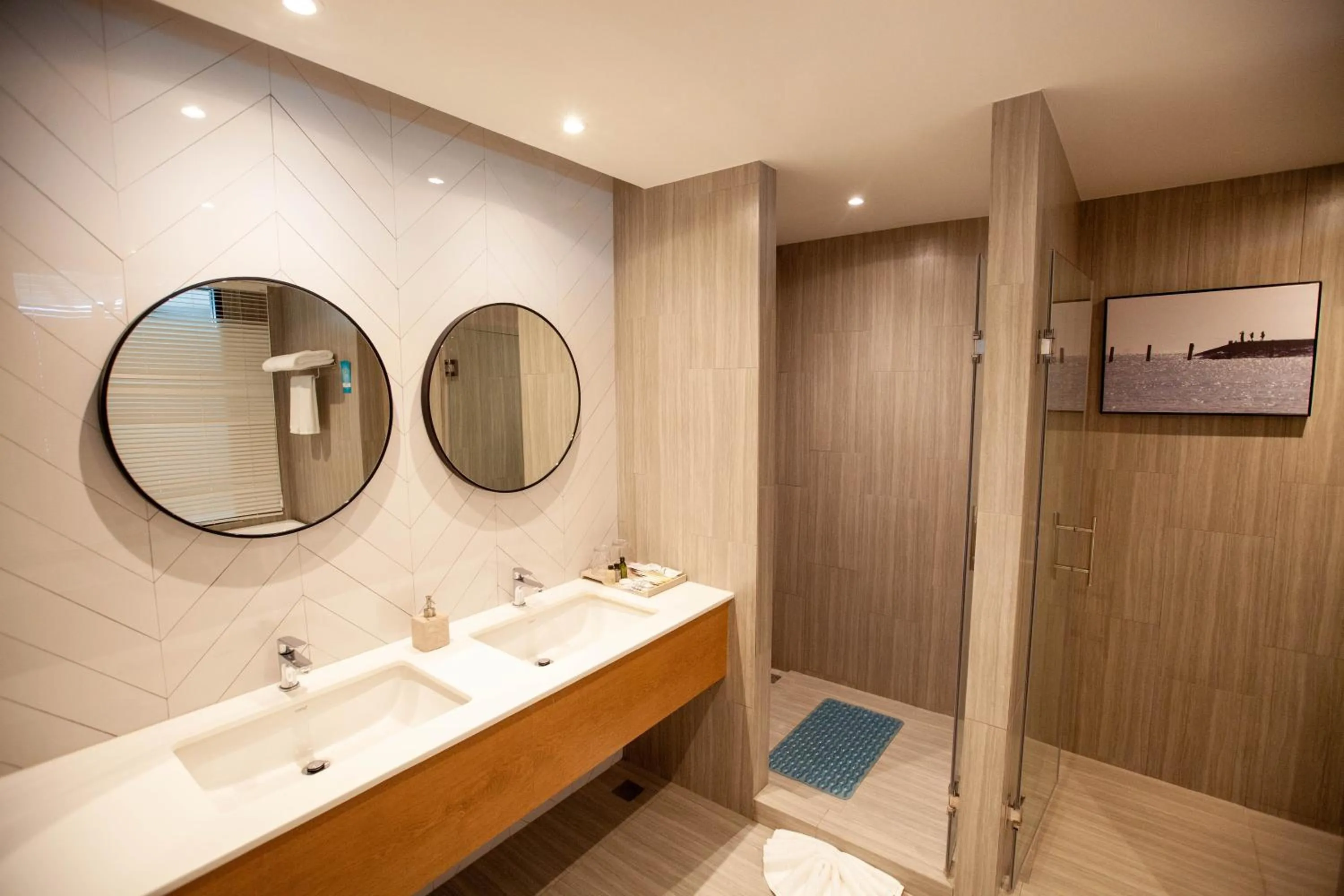 Bathroom in Brighton Grand Hotel Pattaya - SHA Extra Plus