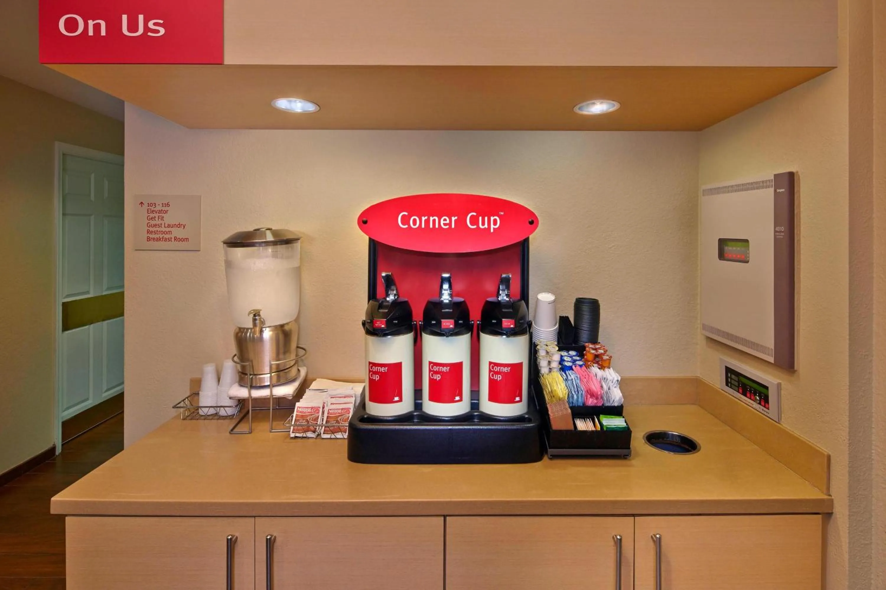 Lounge or bar in TownePlace Suites by Marriott Fort Lauderdale Weston