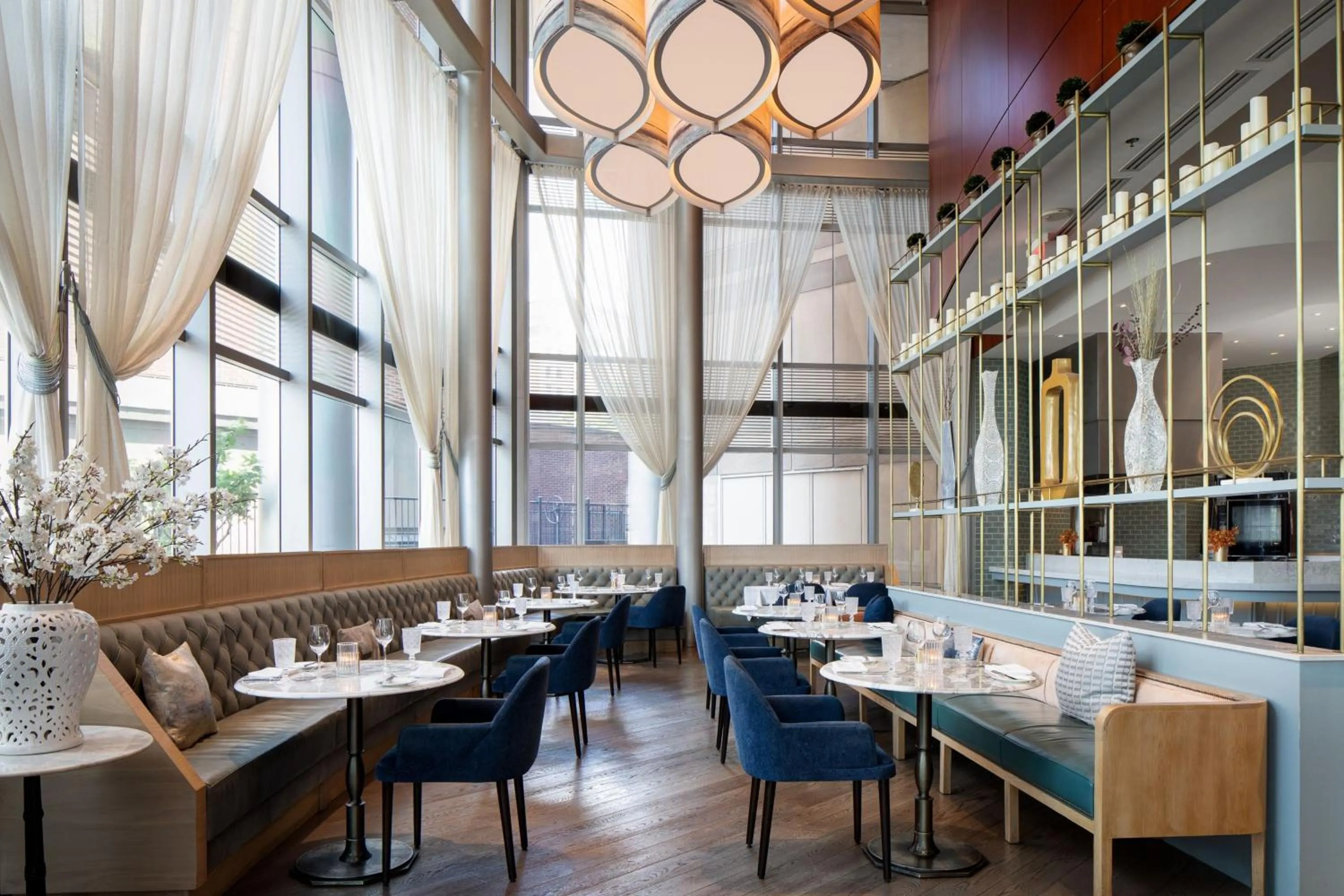 Restaurant/places to eat in JW Marriott Grand Rapids