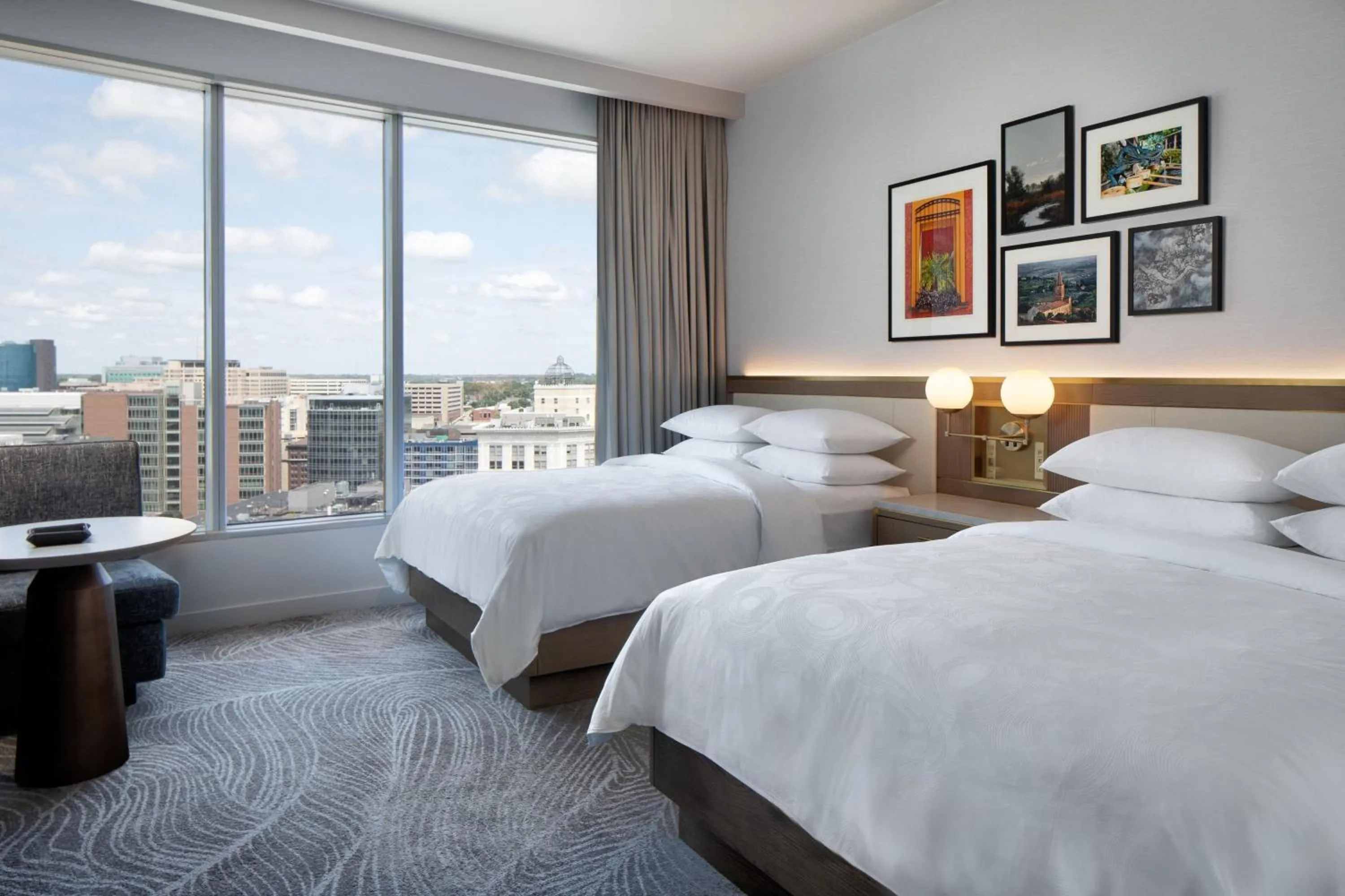 Photo of the whole room, Bed in JW Marriott Grand Rapids