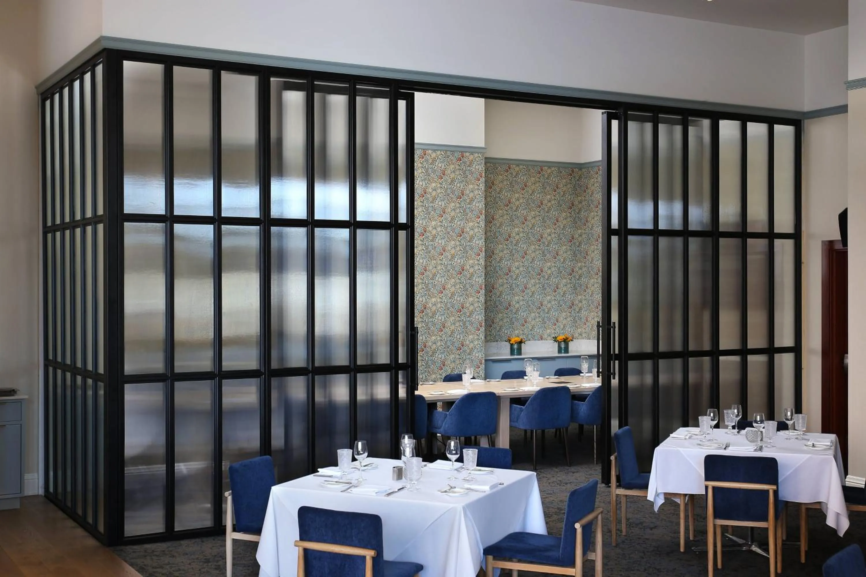 Restaurant/places to eat in JW Marriott Grand Rapids