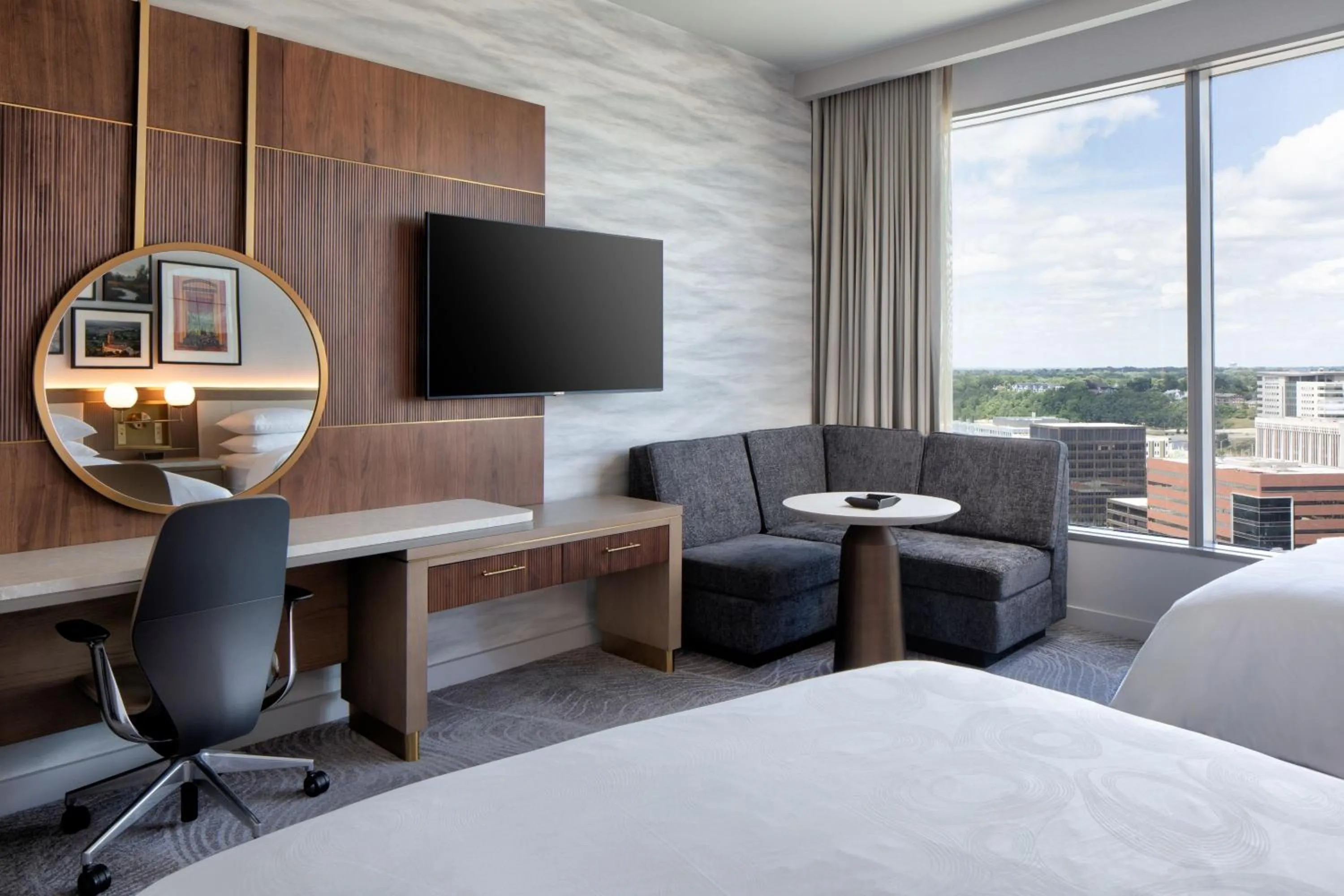 Photo of the whole room, Bed in JW Marriott Grand Rapids