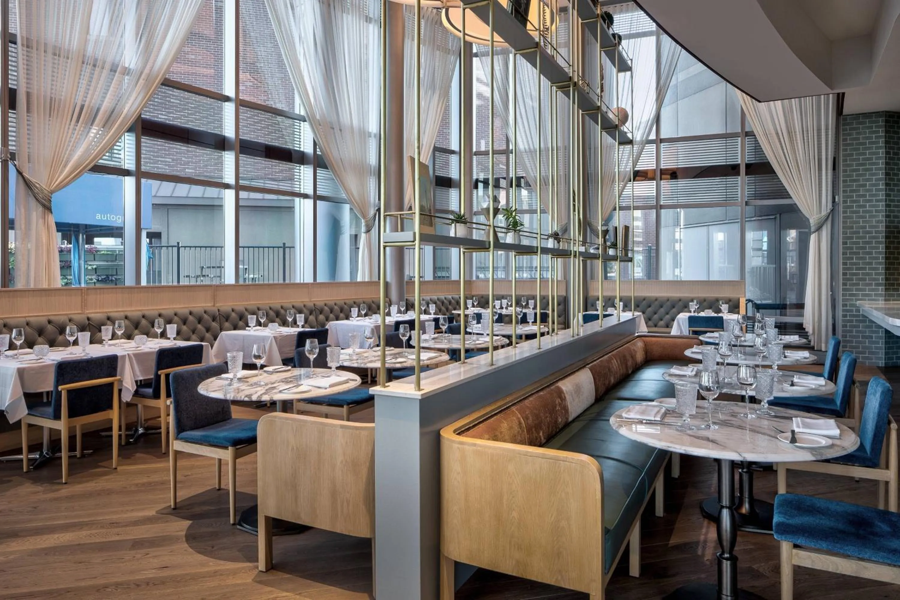 Restaurant/places to eat in JW Marriott Grand Rapids