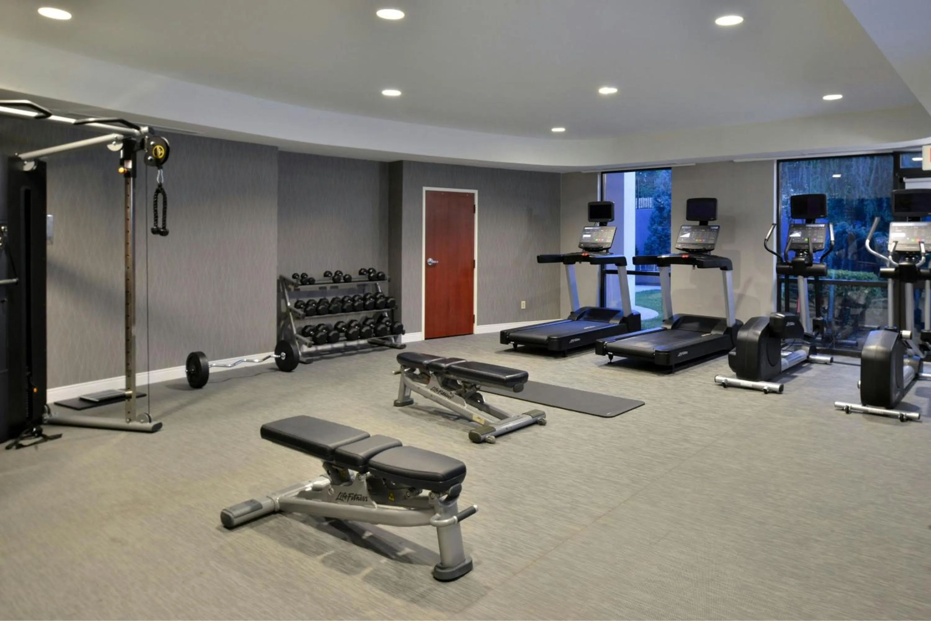 Fitness centre/facilities in Courtyard by Marriott Harrisburg Hershey