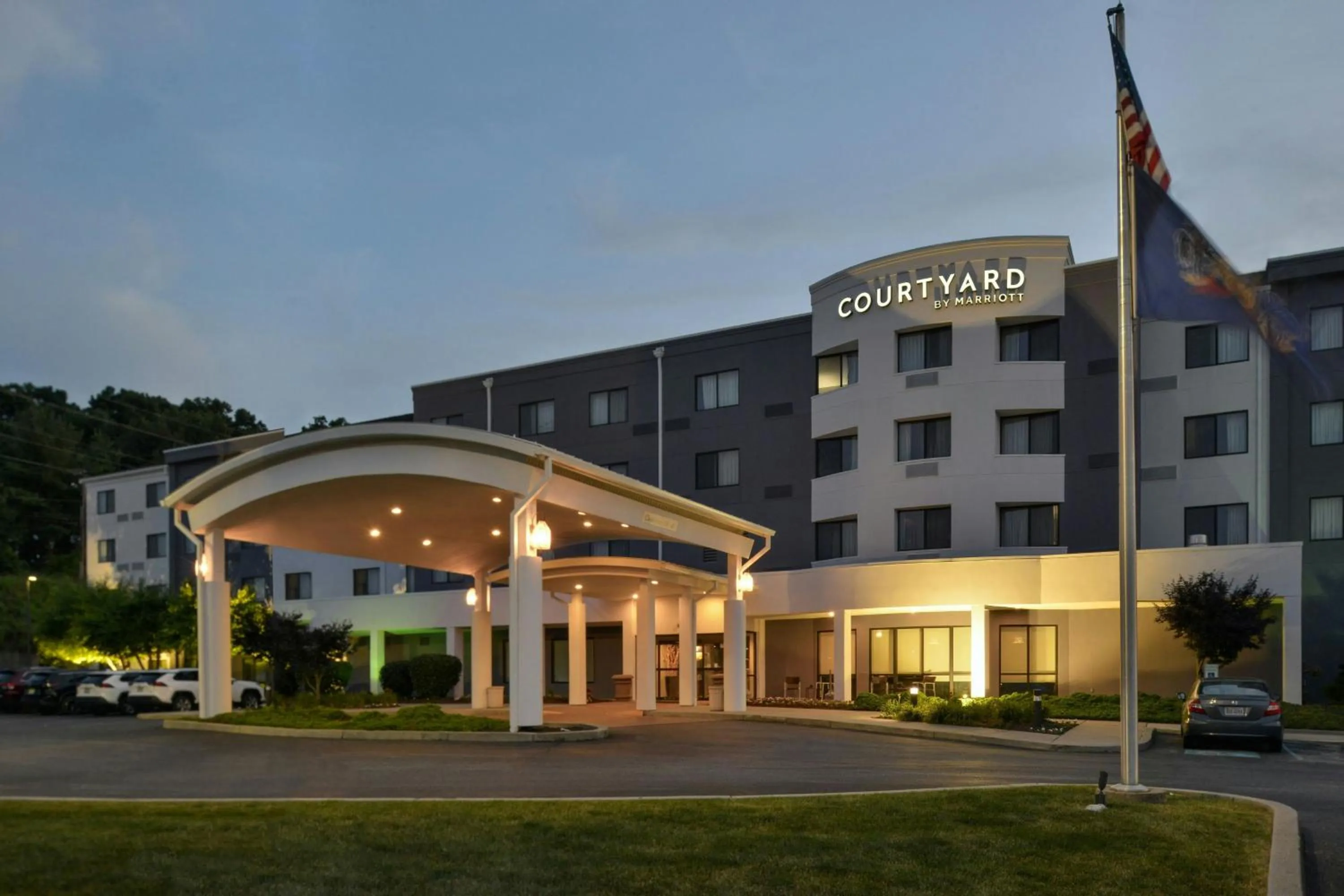 Property building in Courtyard by Marriott Harrisburg Hershey