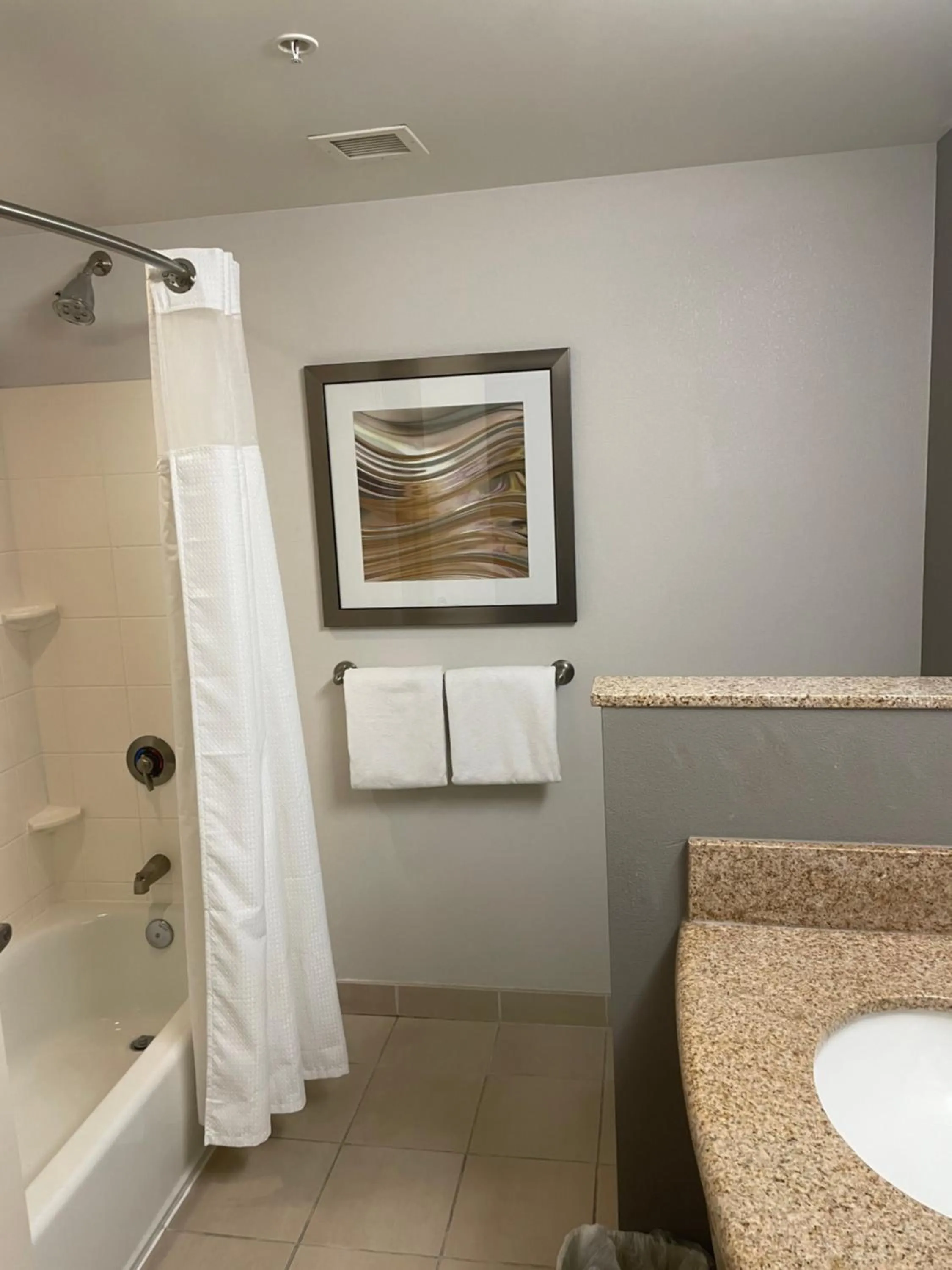 Bathroom in Courtyard by Marriott Gettysburg