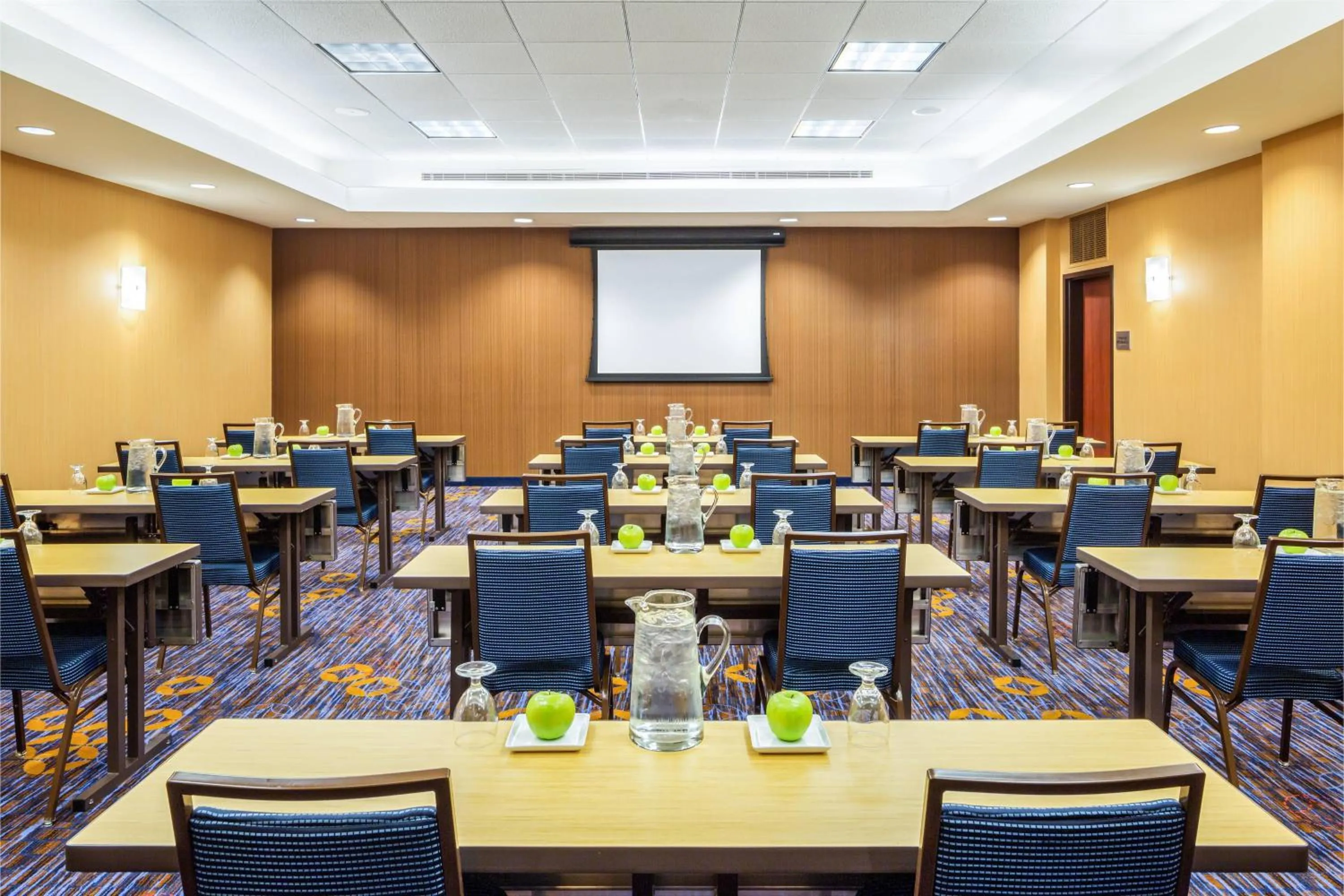 Meeting/conference room in Courtyard by Marriott Houston Galleria