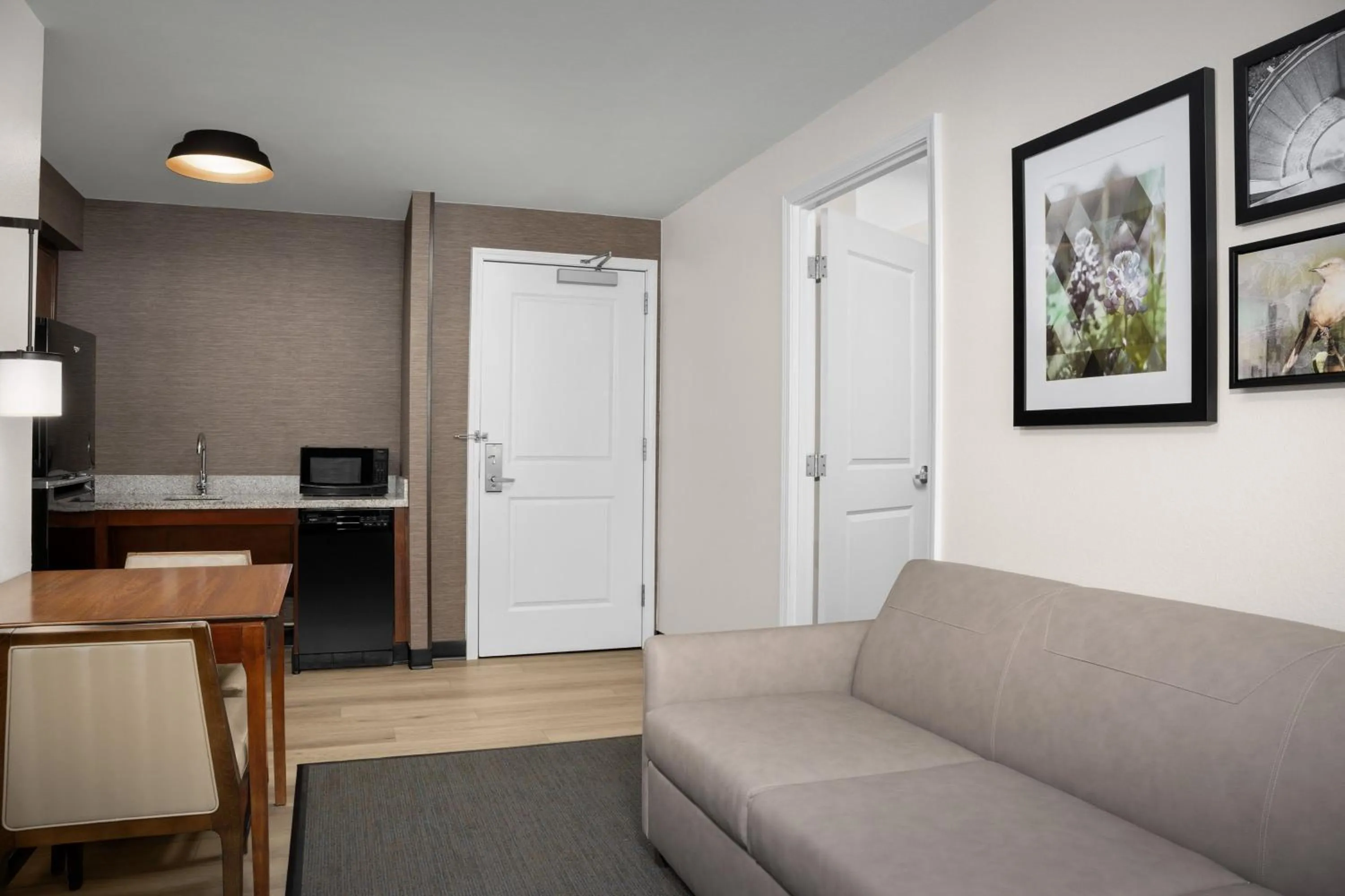 Living room in Residence Inn Houston West Energy Corridor