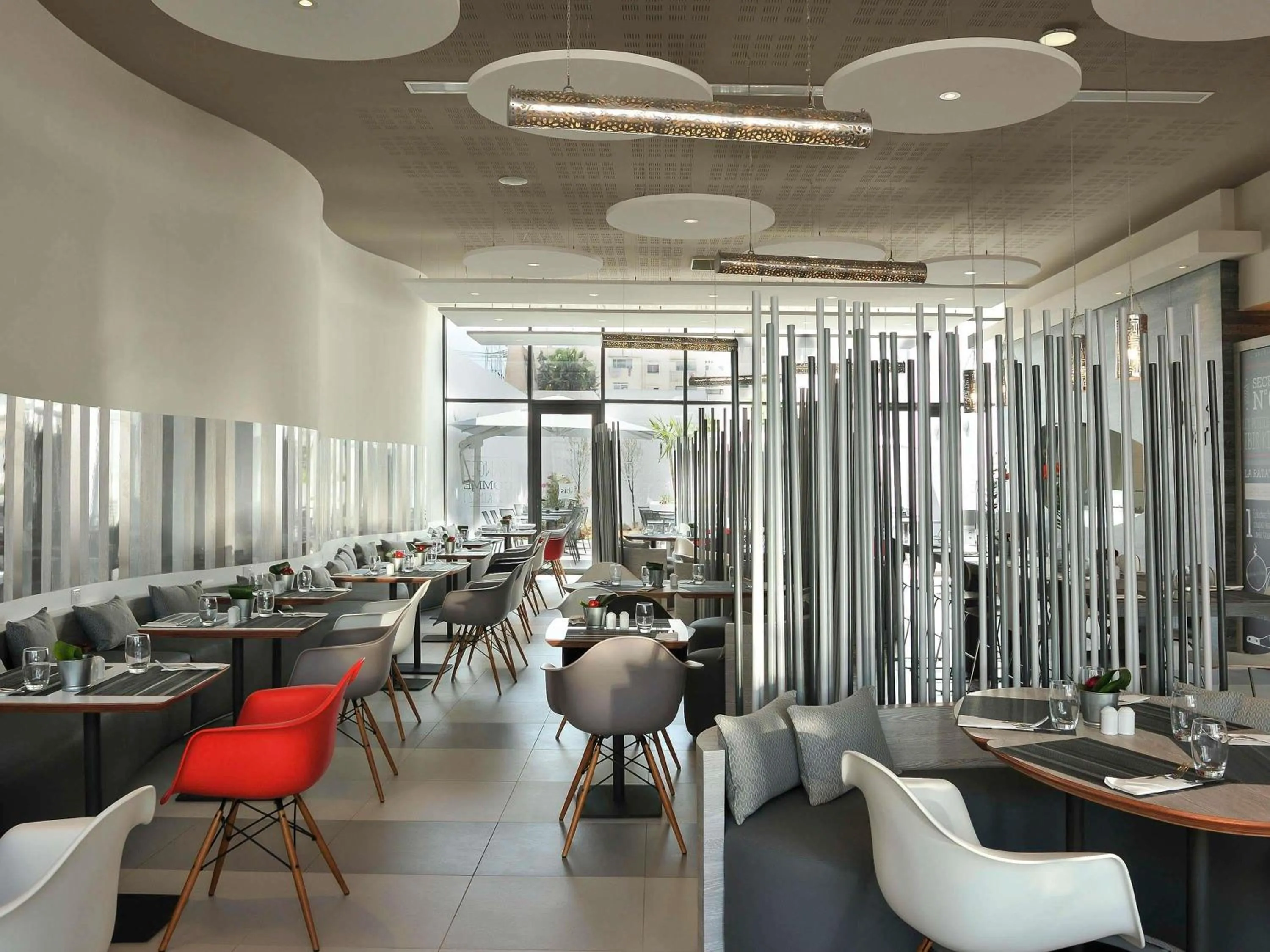 Restaurant/places to eat in Ibis Casa Voyageurs