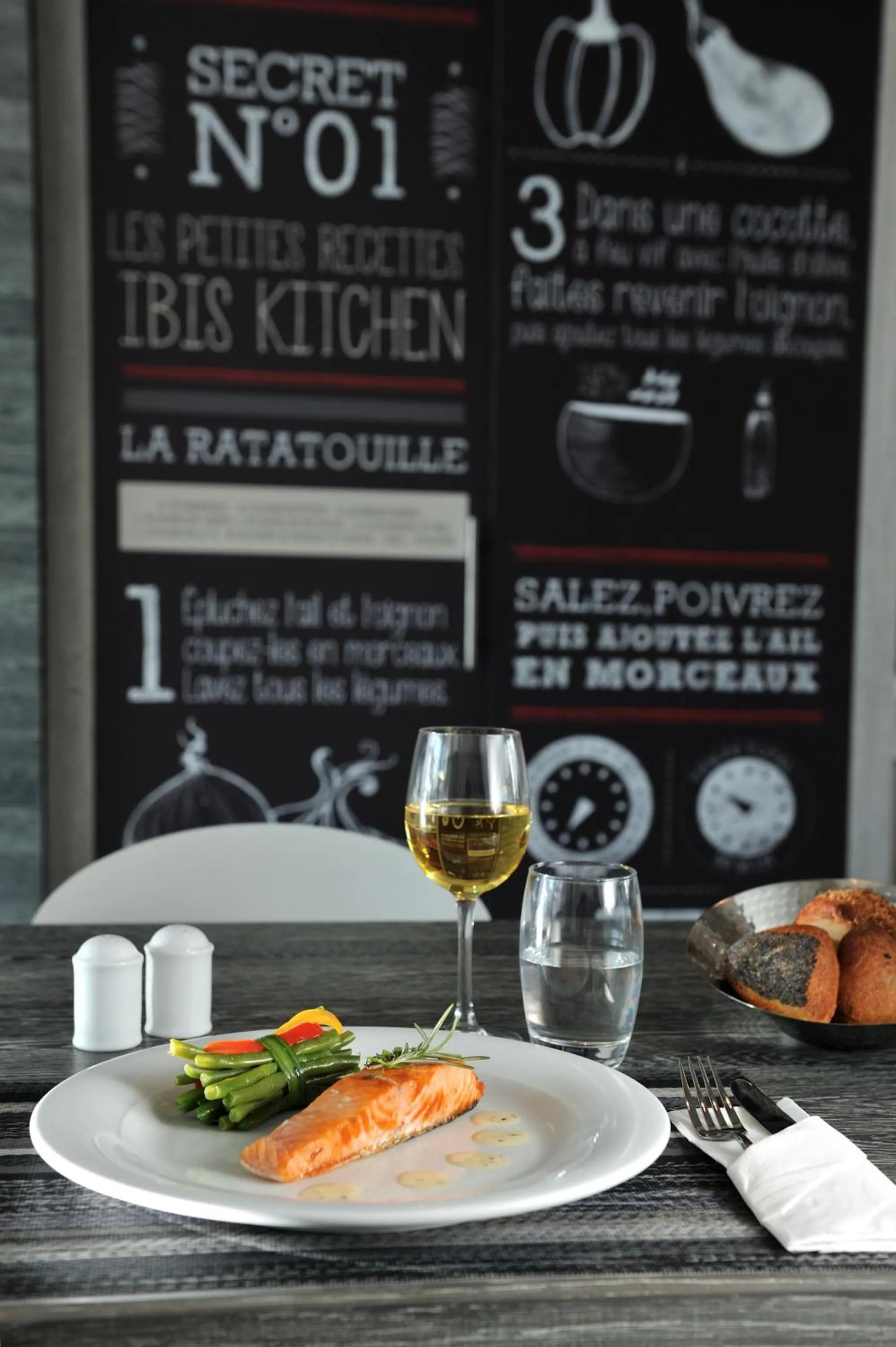 Restaurant/places to eat in Ibis Casa Voyageurs