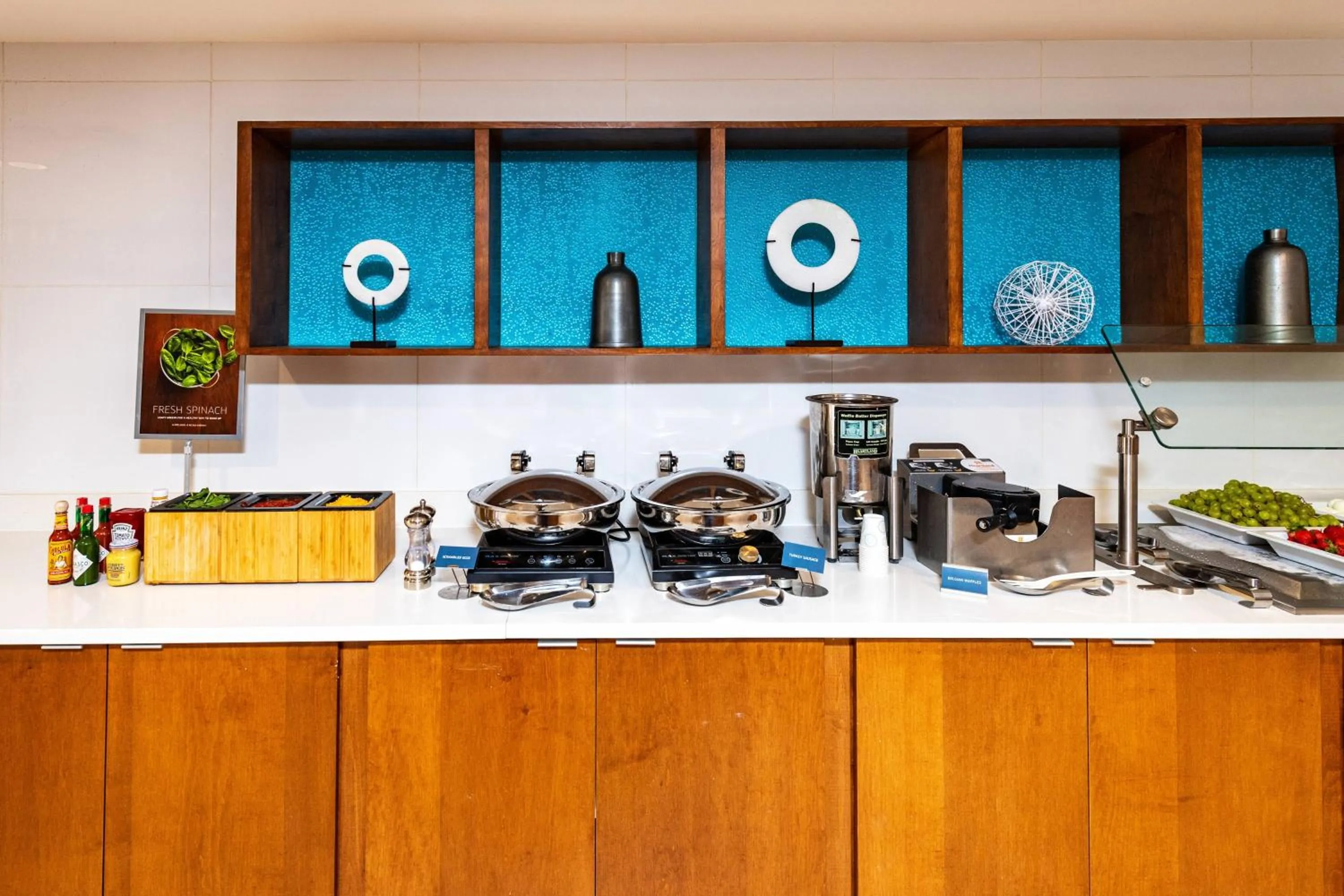 Breakfast in SpringHill Suites Houston Medical Center / NRG Park