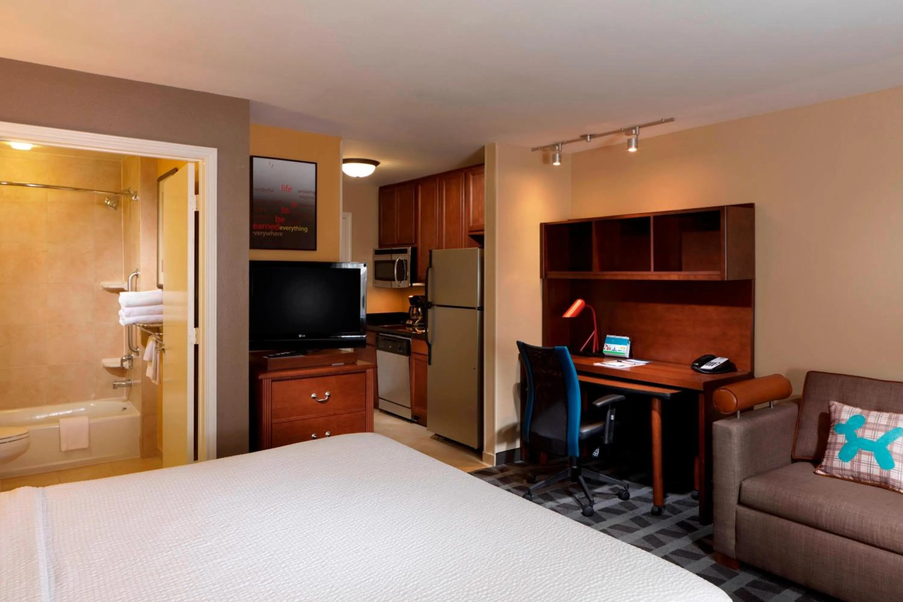 Photo of the whole room, Bed in TownePlace Suites Houston Intercontinental Airport