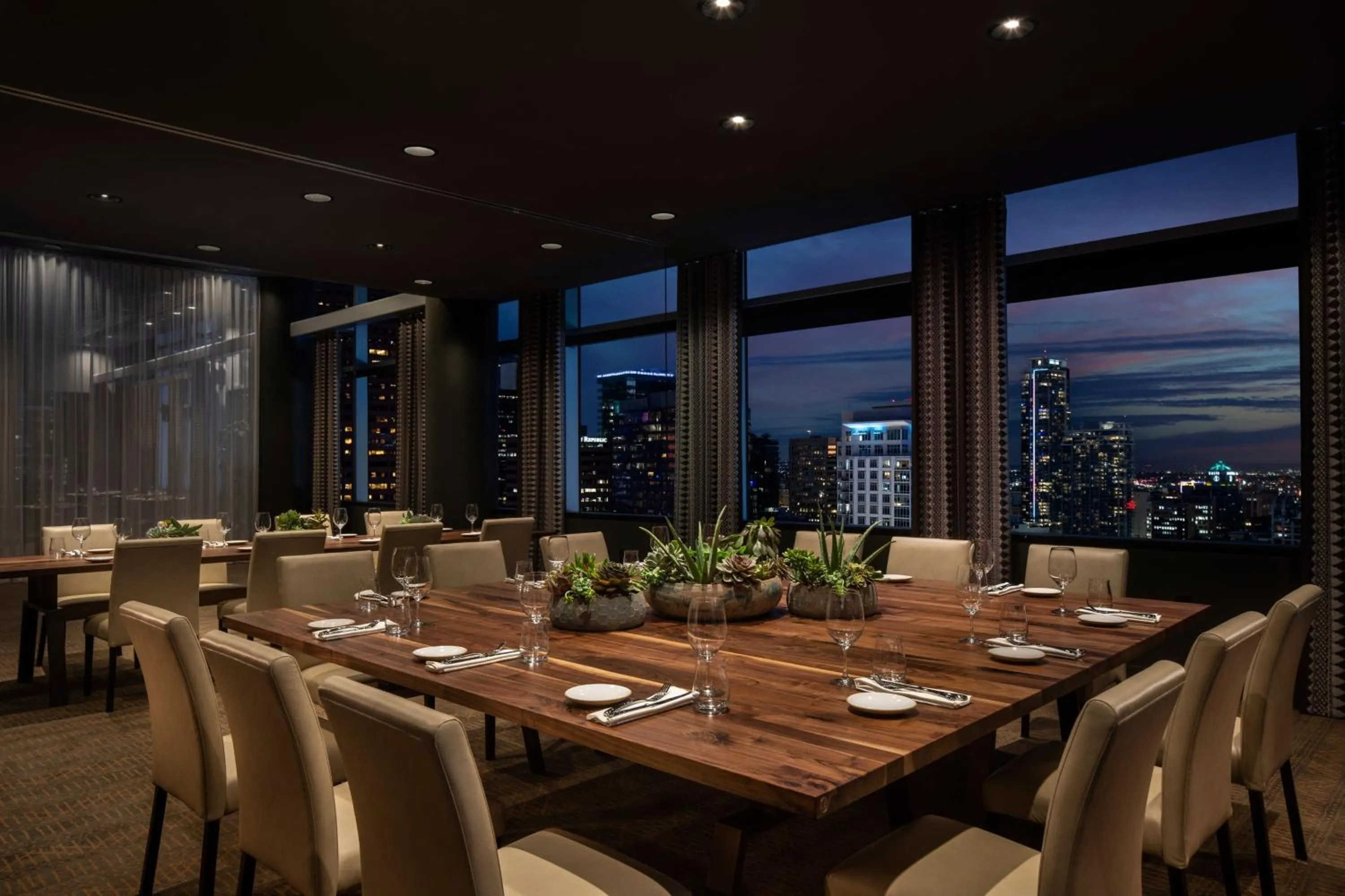 Restaurant/places to eat in JW Marriott Los Angeles L.A. LIVE