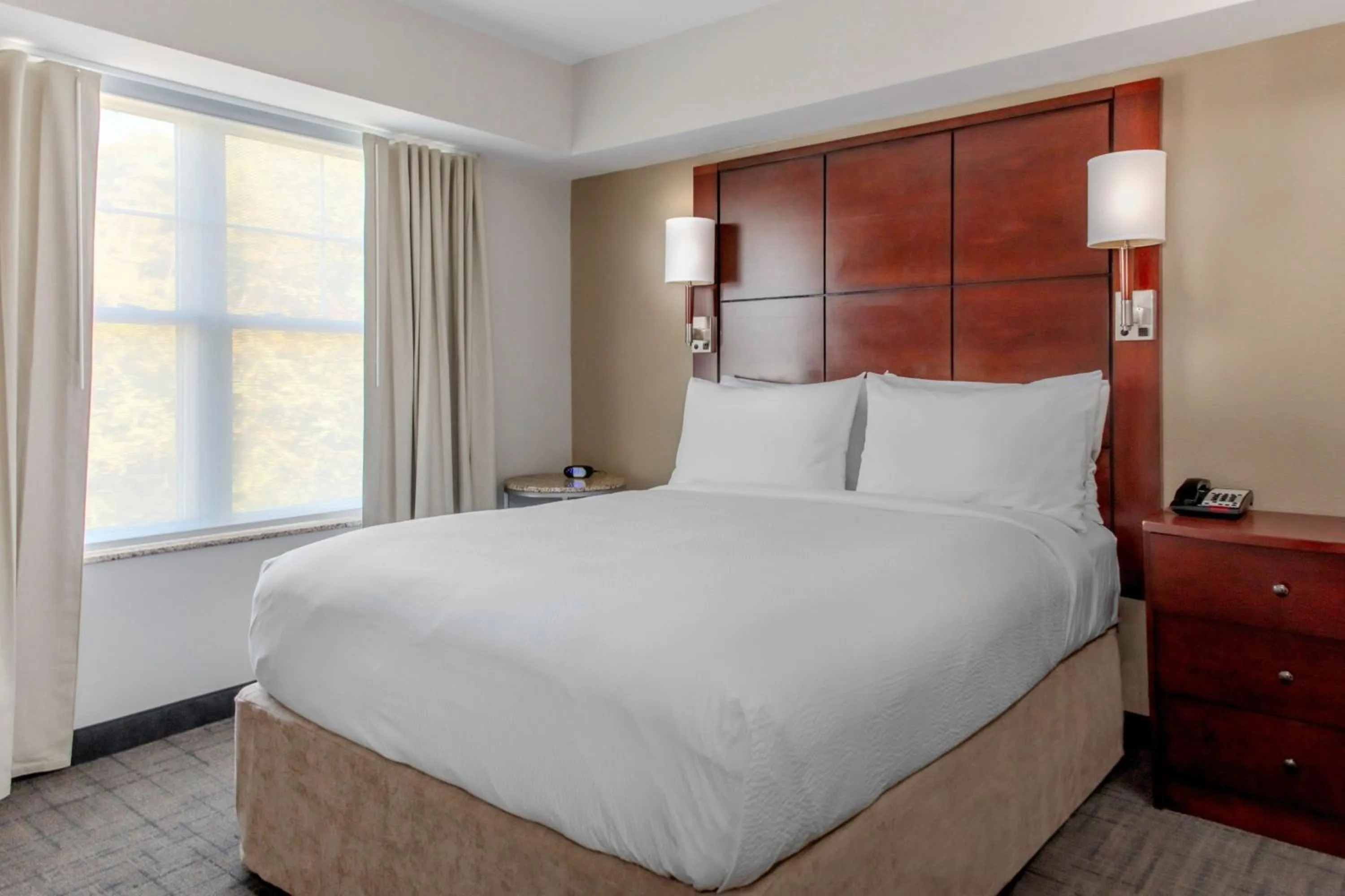 Bedroom, Bed in Residence Inn by Marriott Yonkers Westchester County