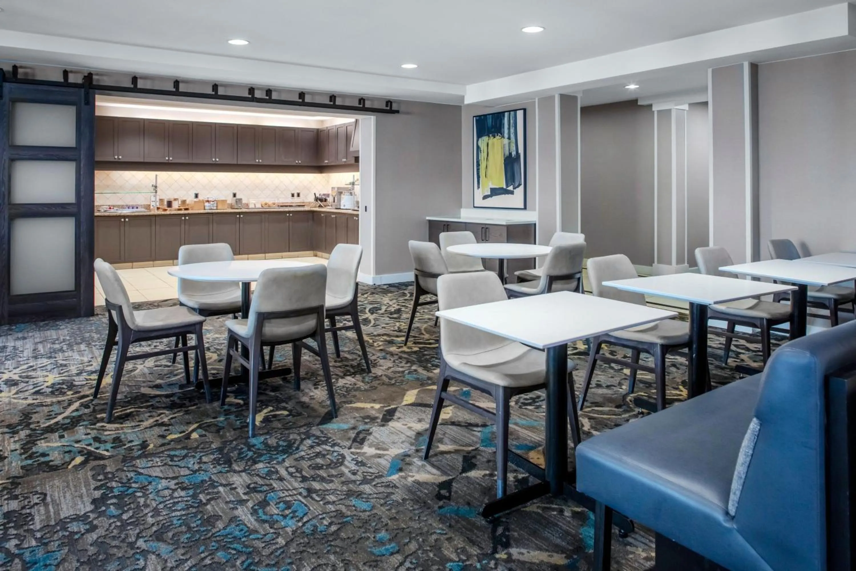 Restaurant/places to eat in Residence Inn by Marriott Yonkers Westchester County