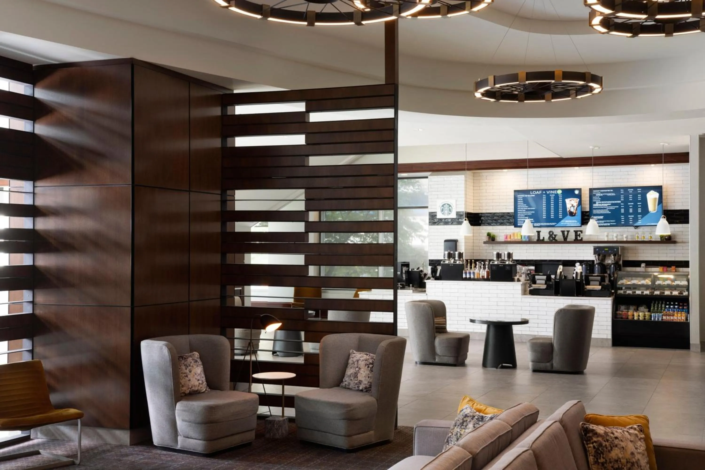 Restaurant/places to eat in Indianapolis Marriott Downtown