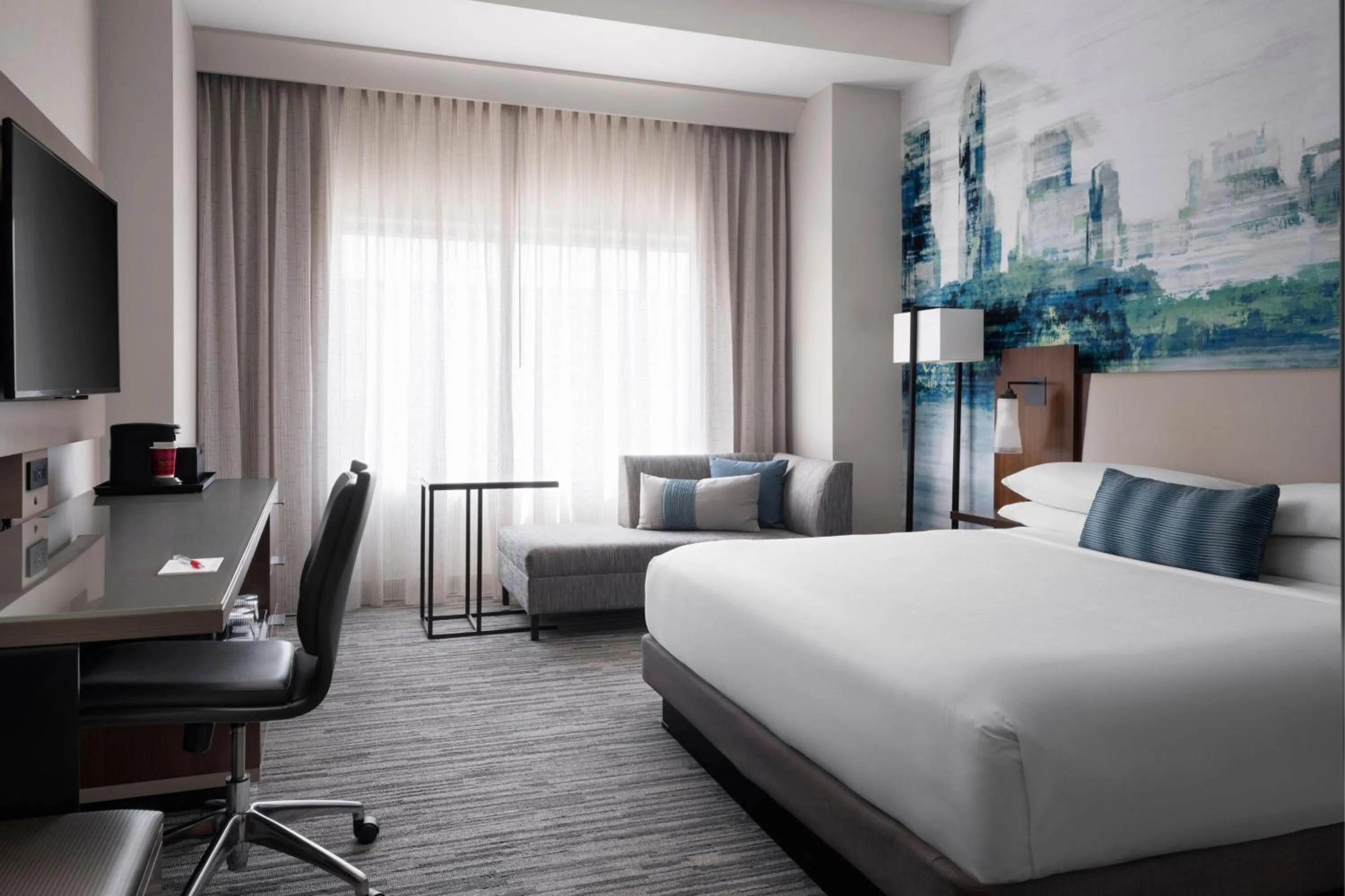 Photo of the whole room, Bed in Indianapolis Marriott Downtown